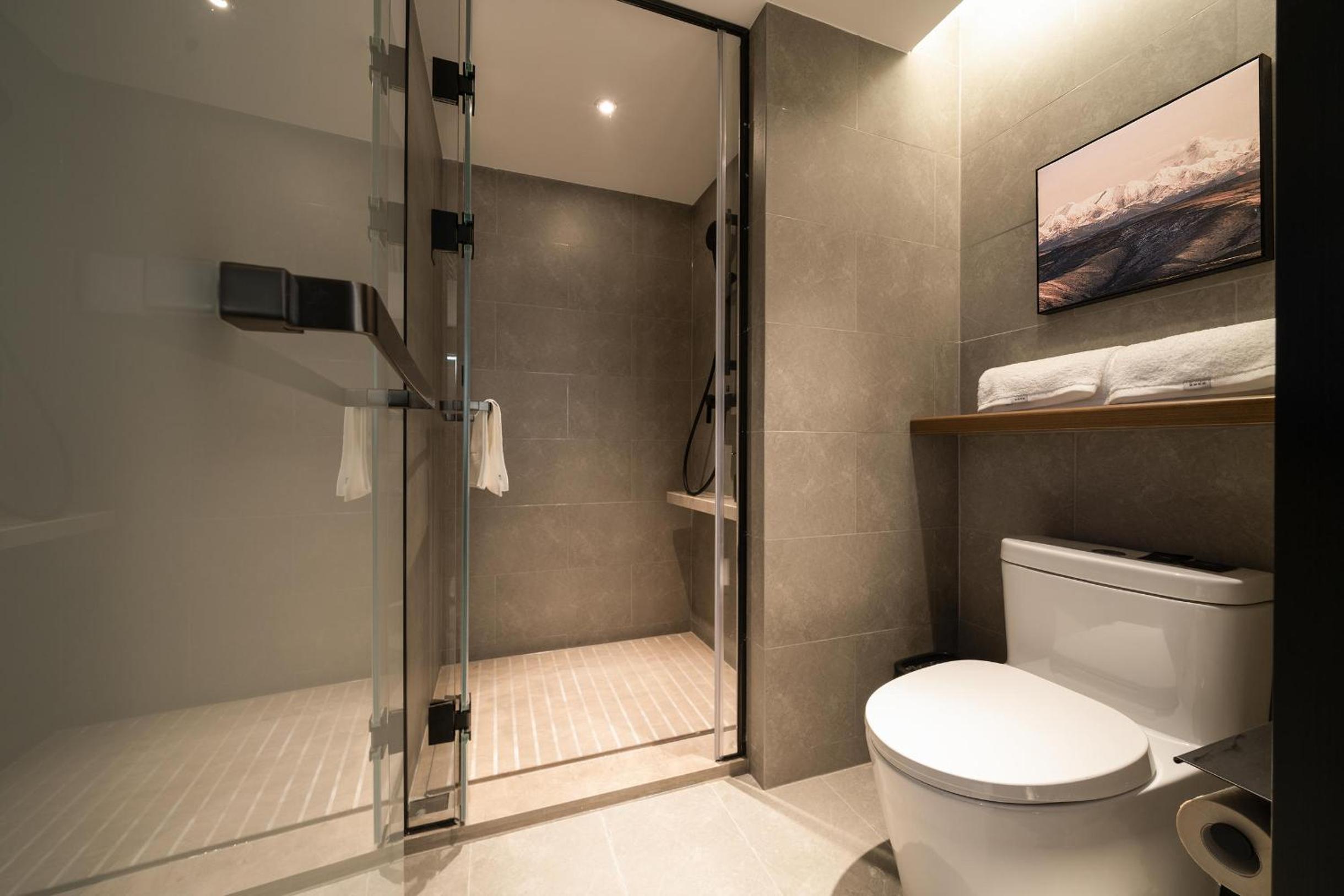 Elegant King Room photo 3