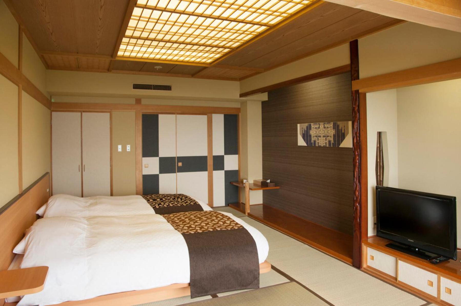 Japanese-Style Twin Room -Lake View-Wings BLD - Non-Smoking - Buffet Breakfast + Buffet Dinner Included - Photo 9