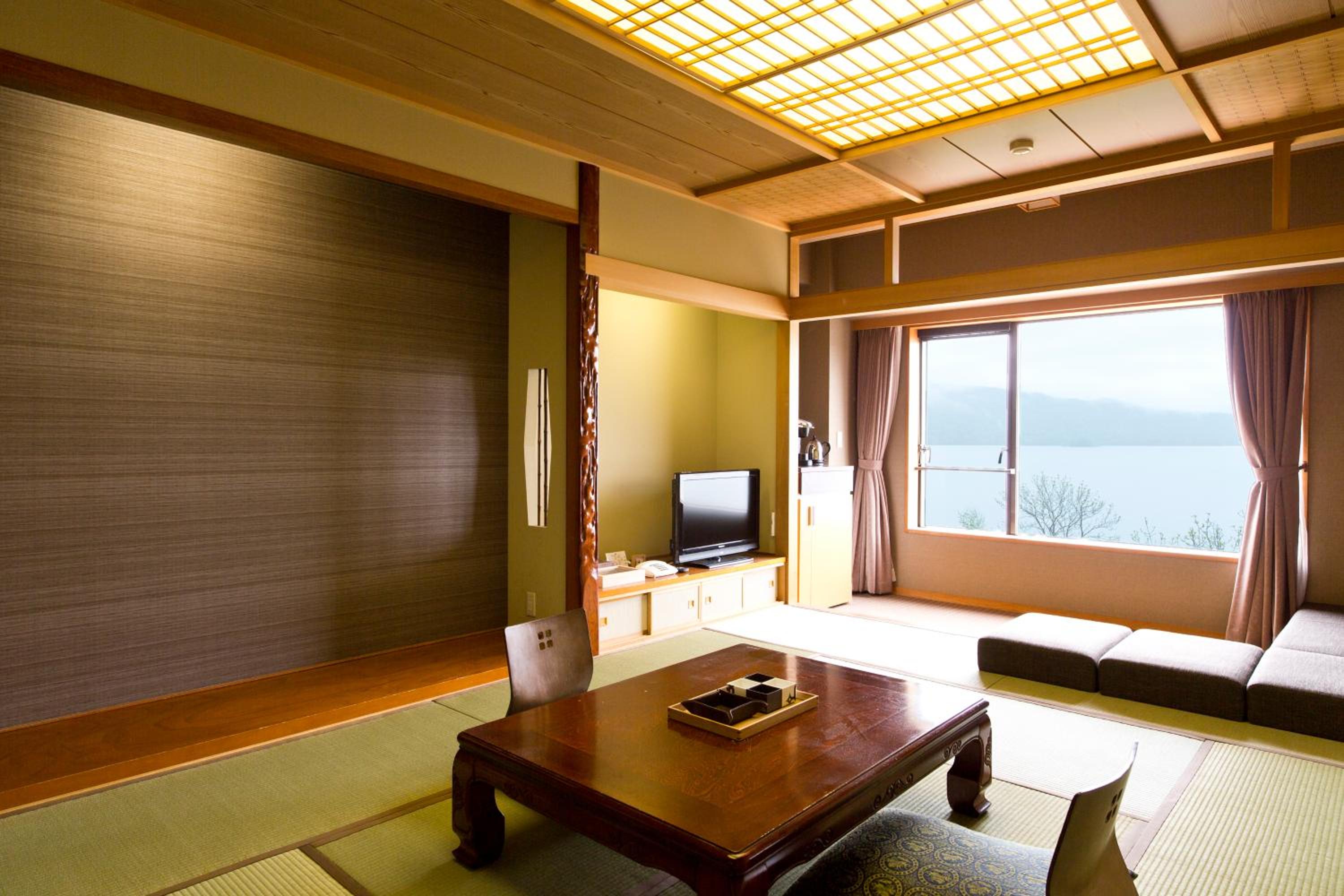 Japanese-Style Room -Lake View-Wings Bld - Non-Smoking - Buffet Breakfast + Buffet Dinner Included - Photo 9