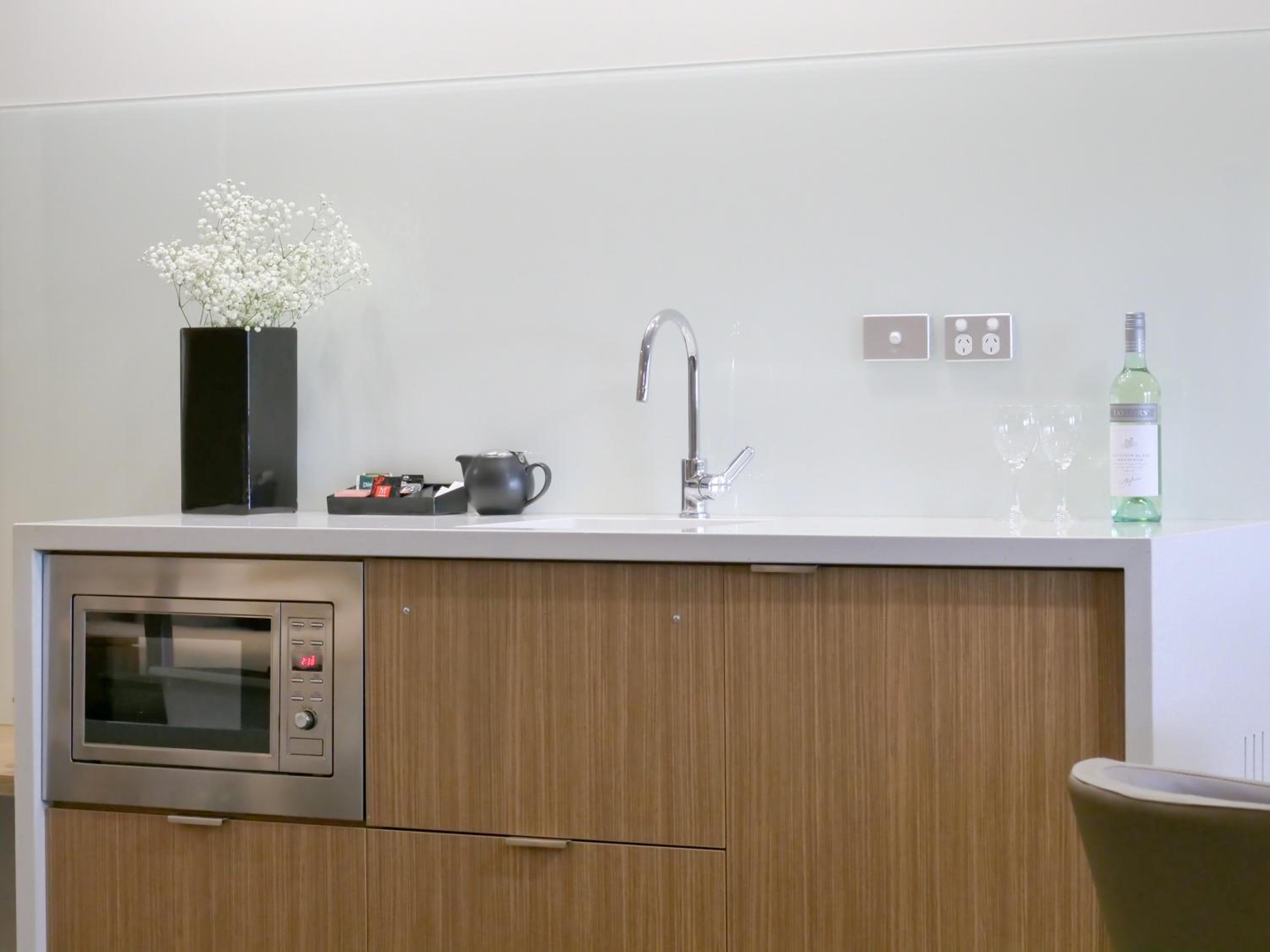 Executive Suite - Photo 3