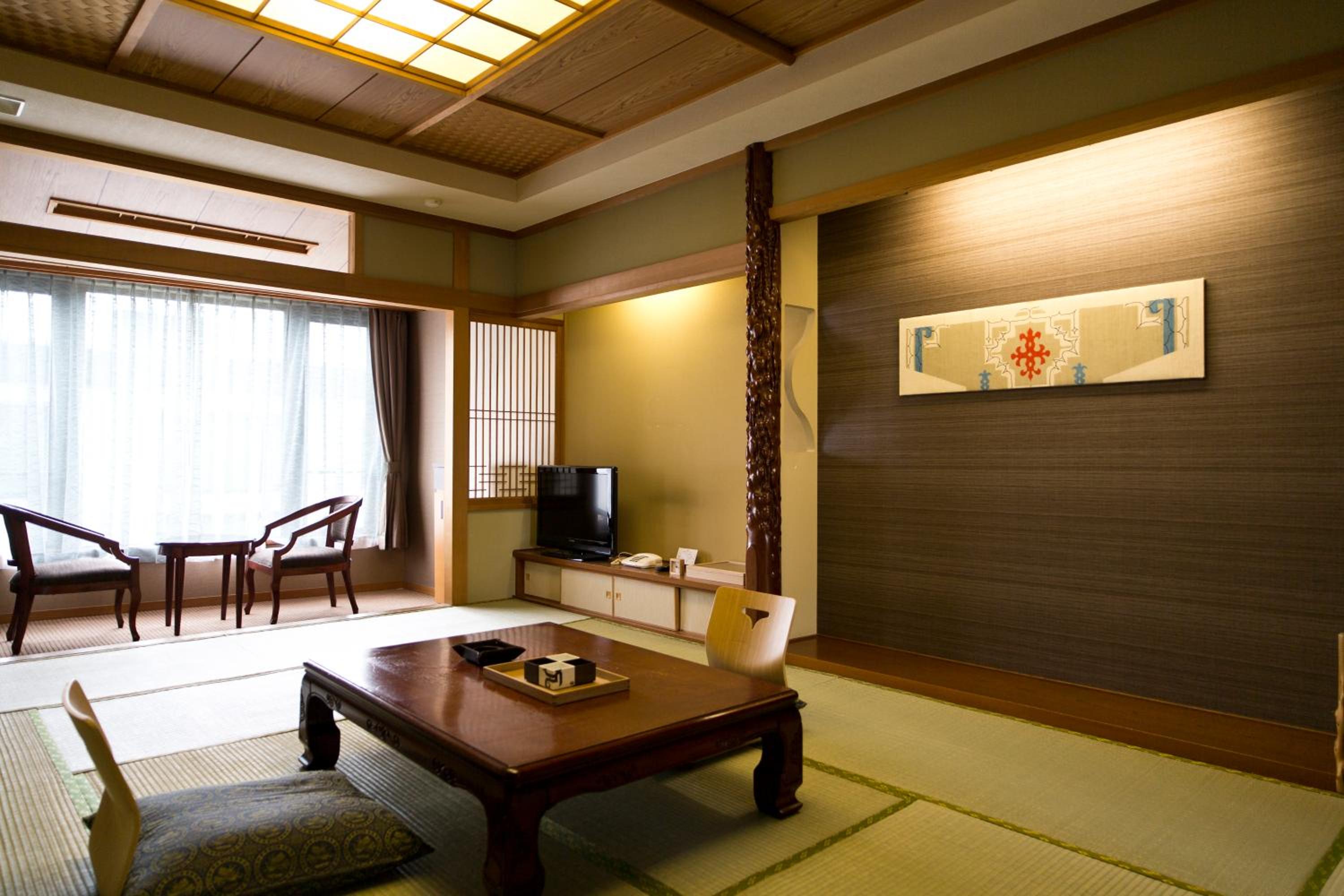 Japanese-Style Room with Shower Booth-Wings BLD - Non-Smoking - Buffet Breakfast + Buffet Dinner Included - Photo 9