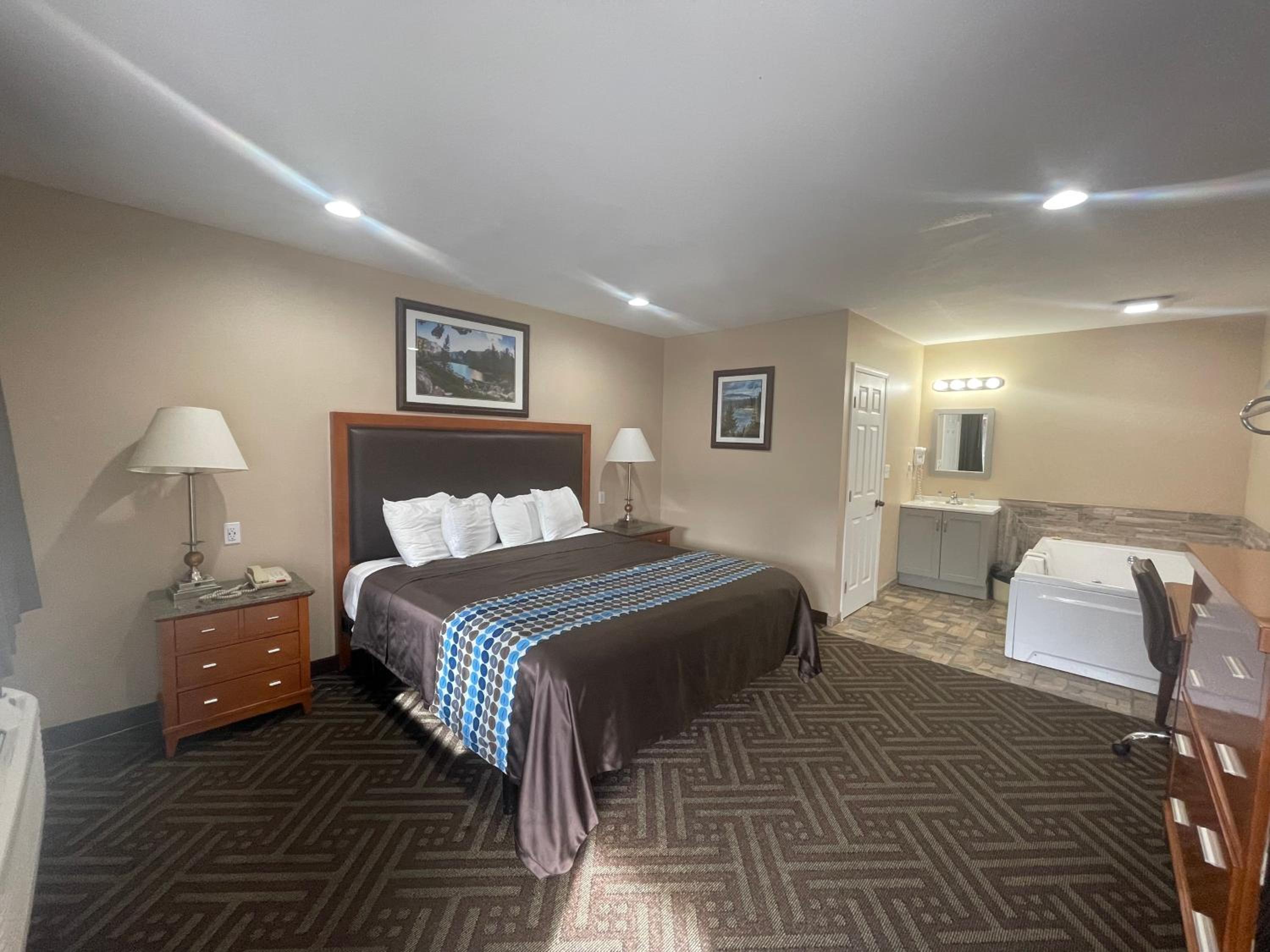 King Room with Spa Bath