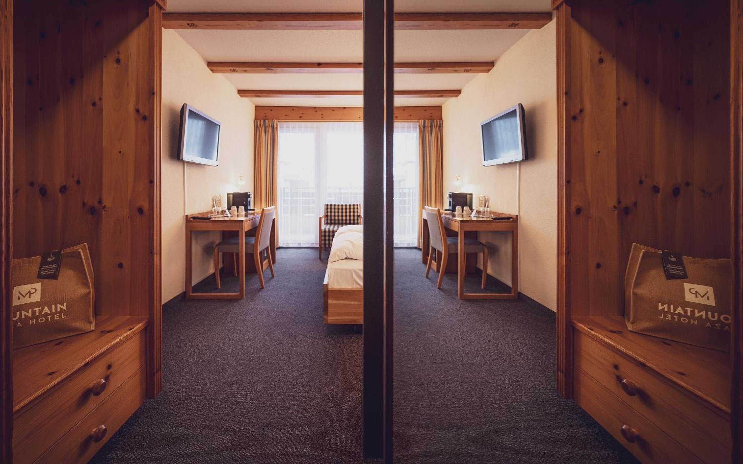 Classic Double Room with Balcony - Photo 1