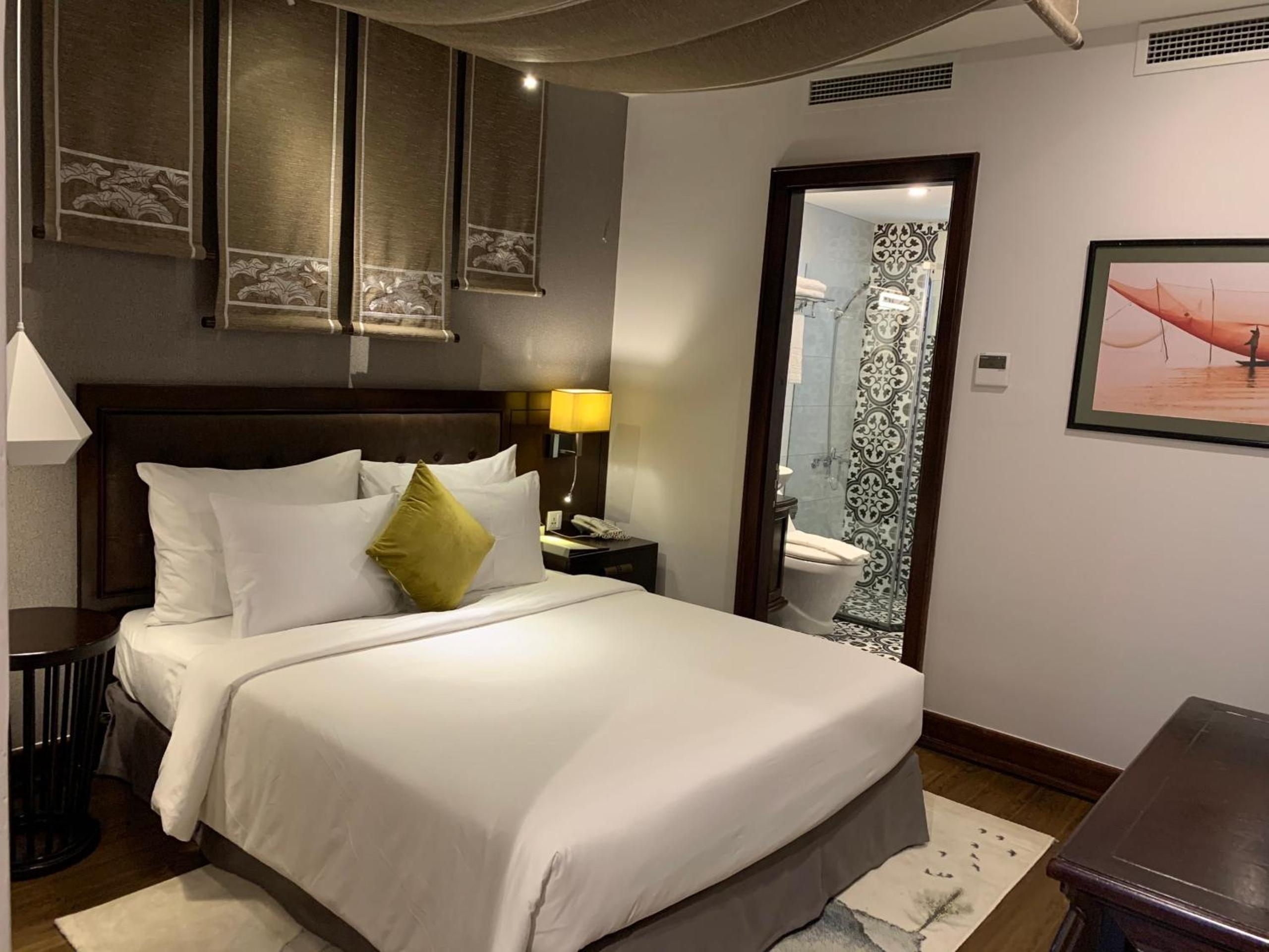 Superior Double Room No Window (Daily free Mini-bar & (1) time Afternoon Tea)