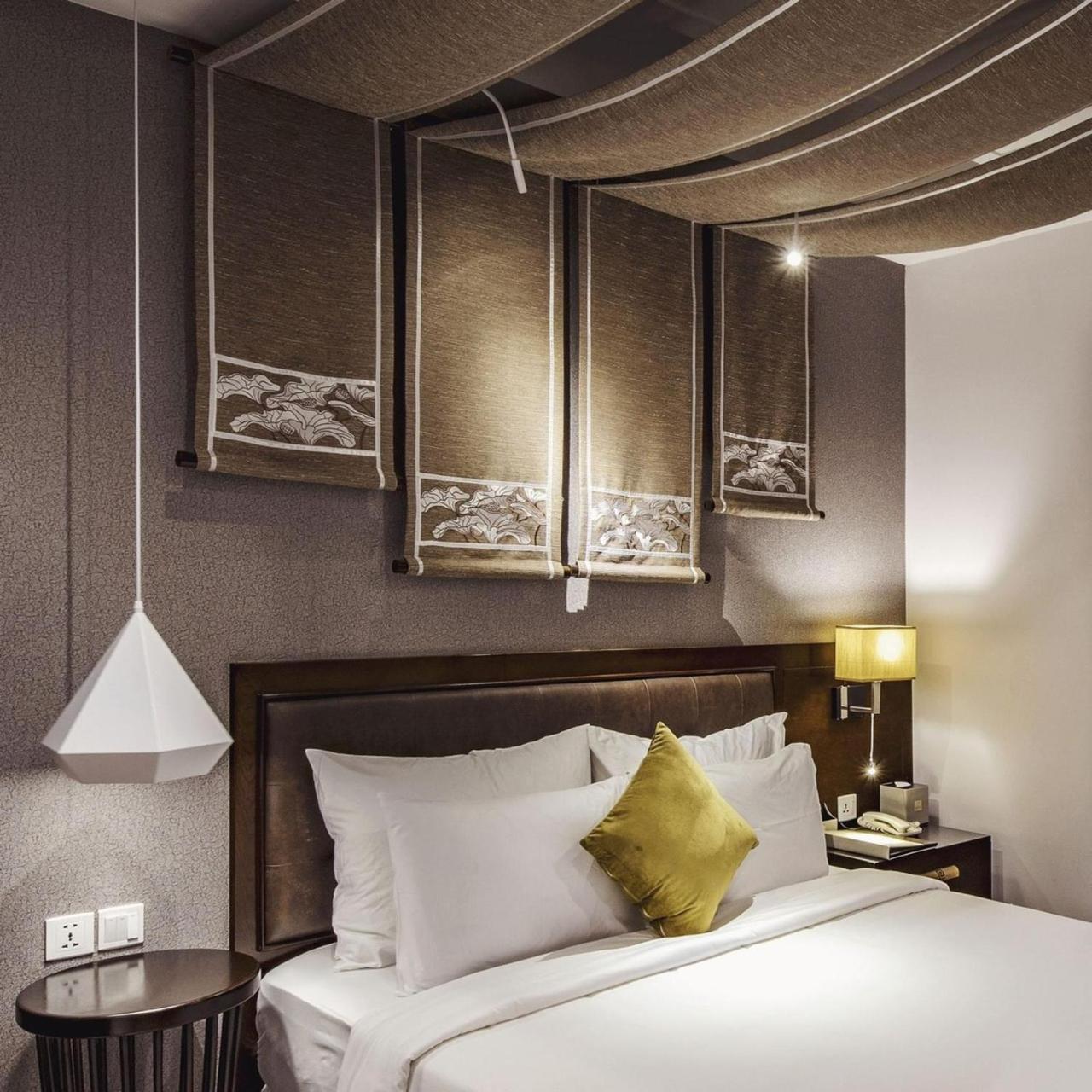 Superior Double Room No Window (Daily free Mini-bar & (1) time Afternoon Tea) — the supplier's photographs — photo 6