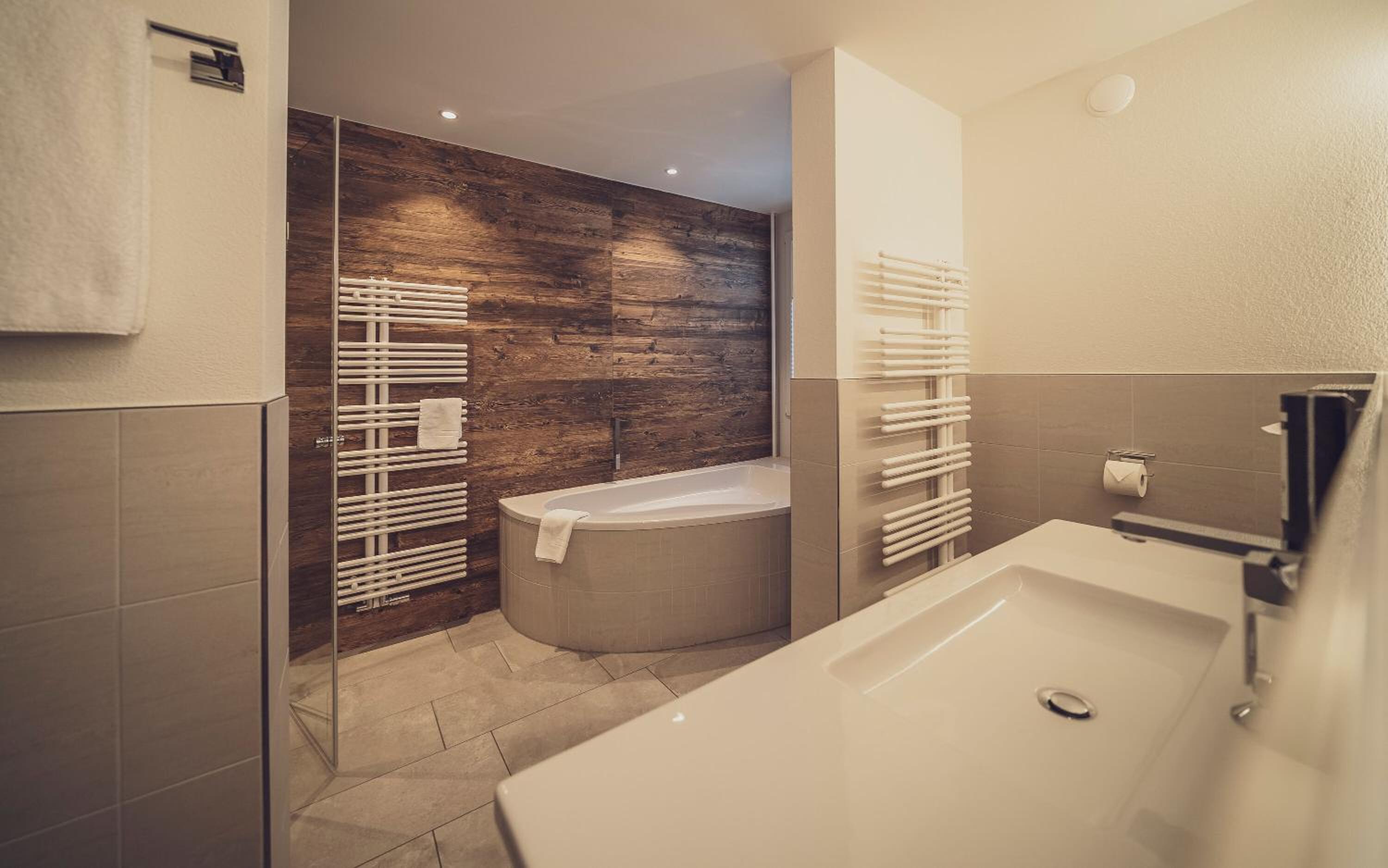 Senior Suite - Photo 4
