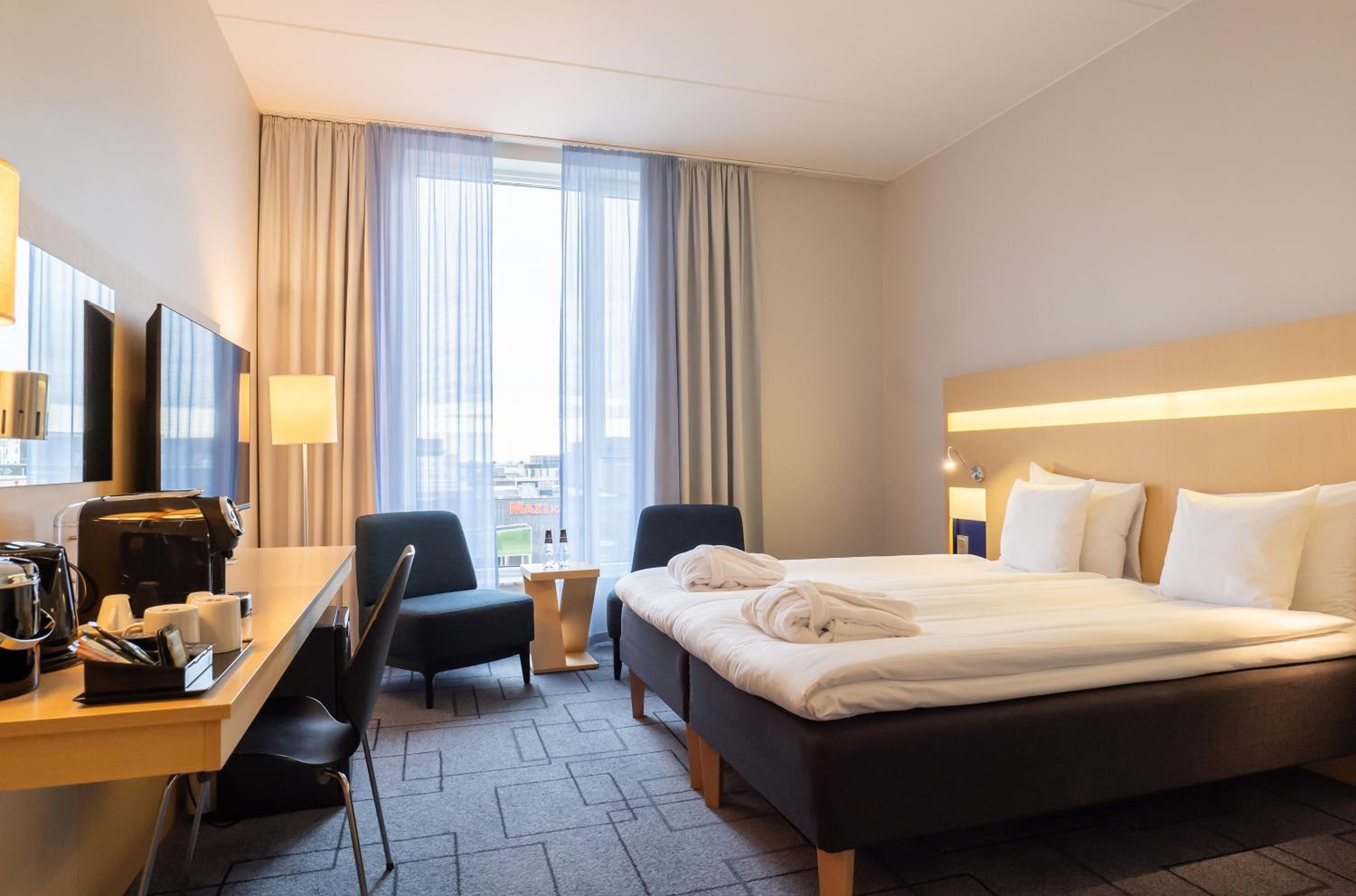 Superior King Room - Photo 1