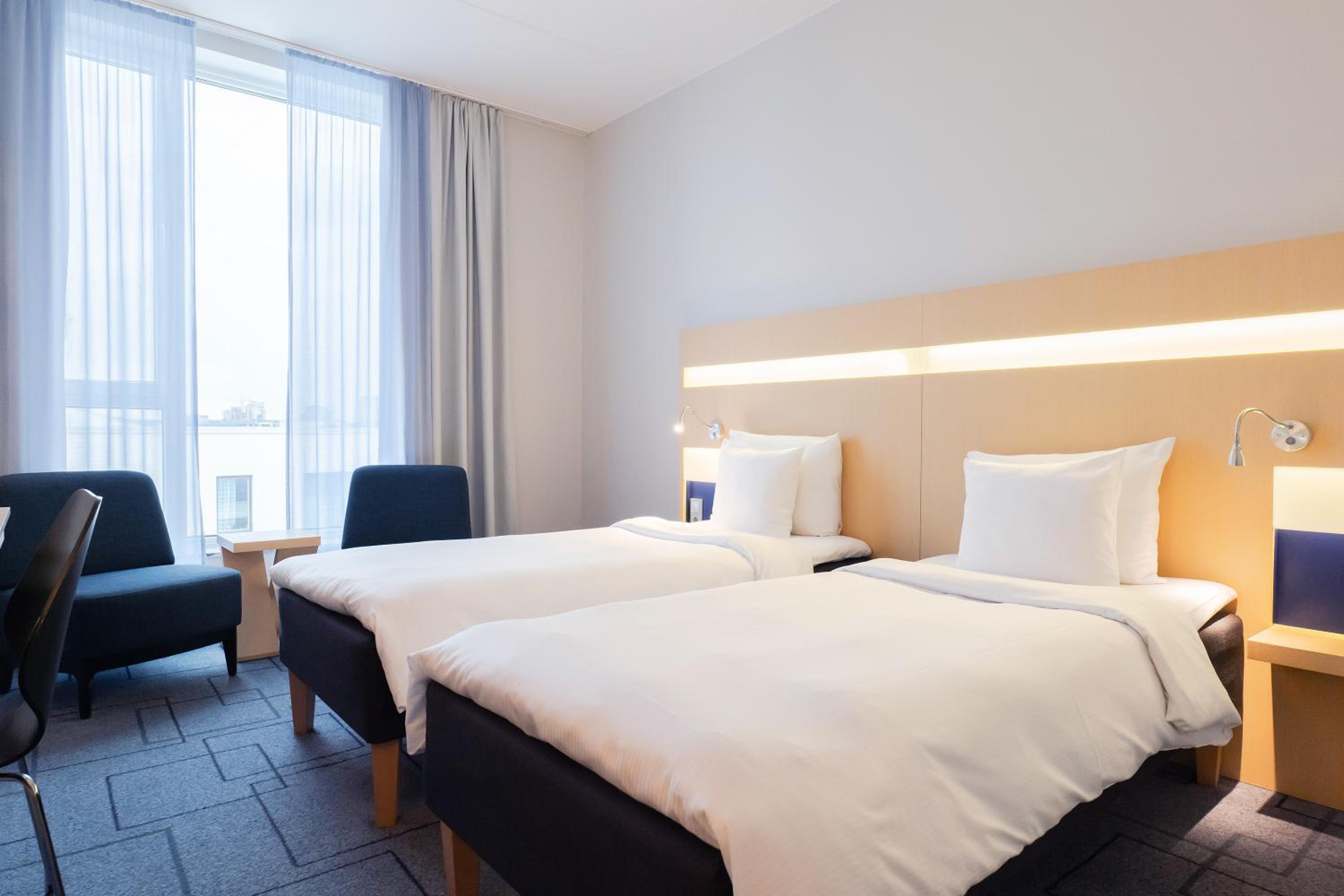 Standard Twin Room - Photo 1
