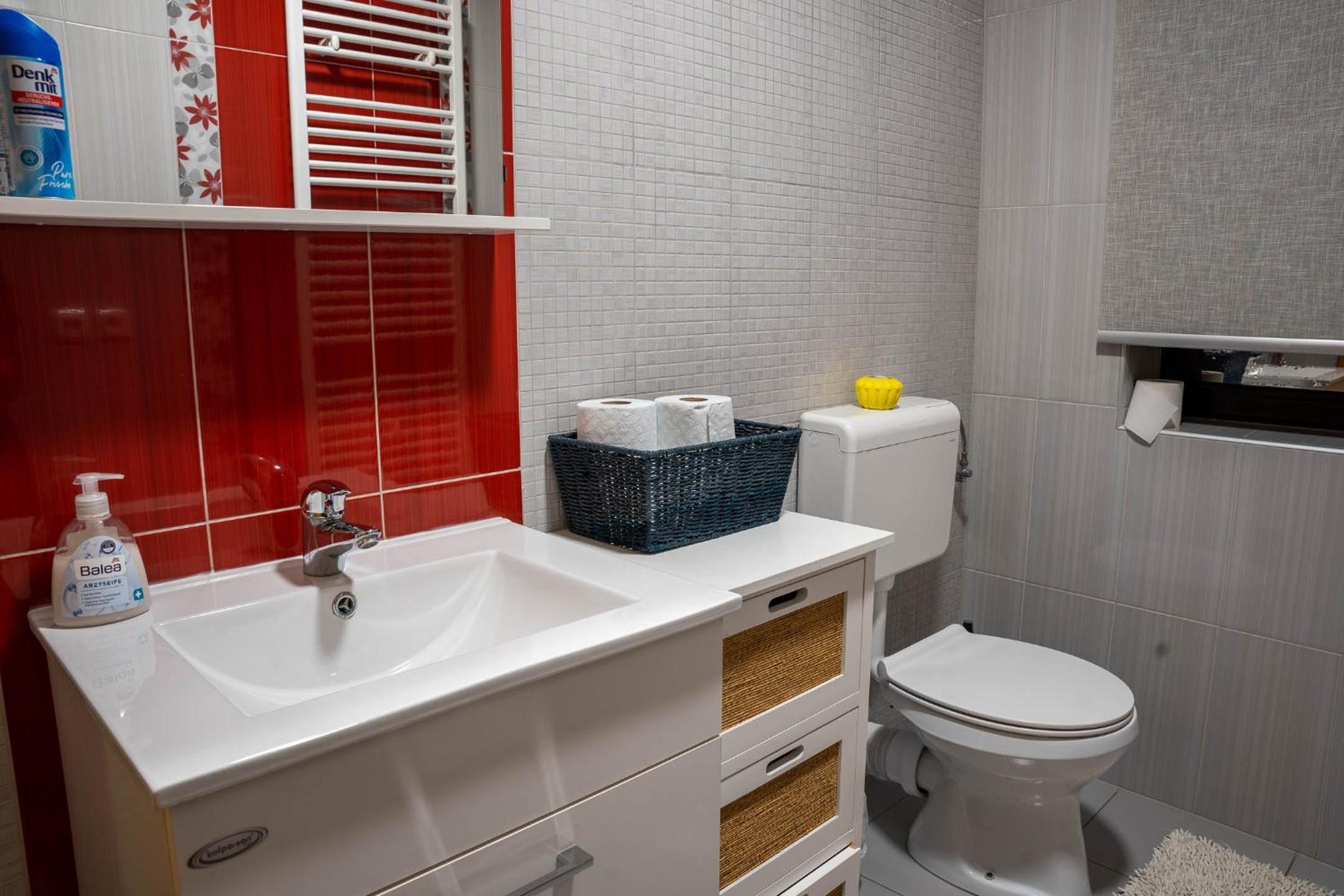 Two-Bedroom Apartment - Photo 8