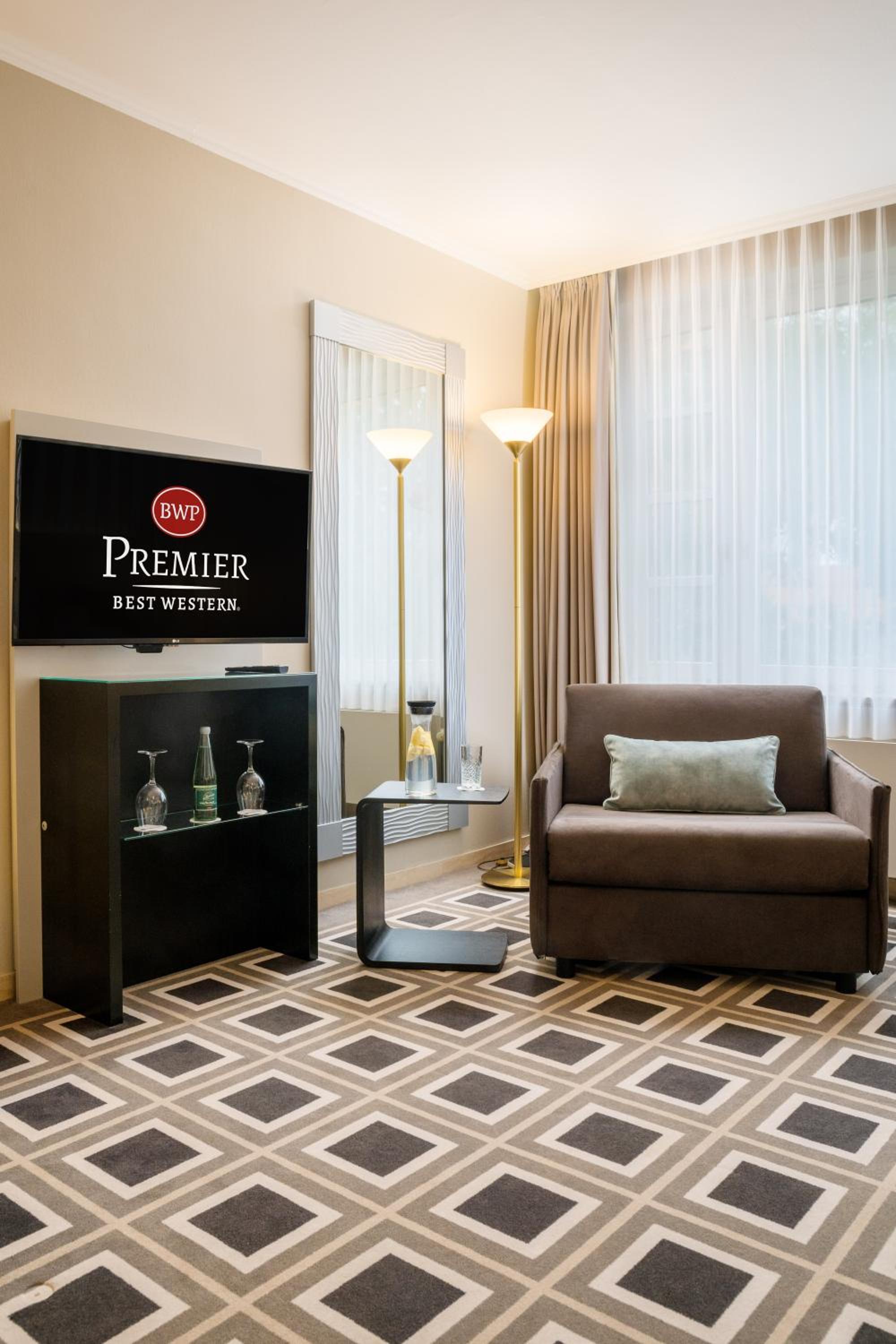 Deluxe Double Room - Photo 14