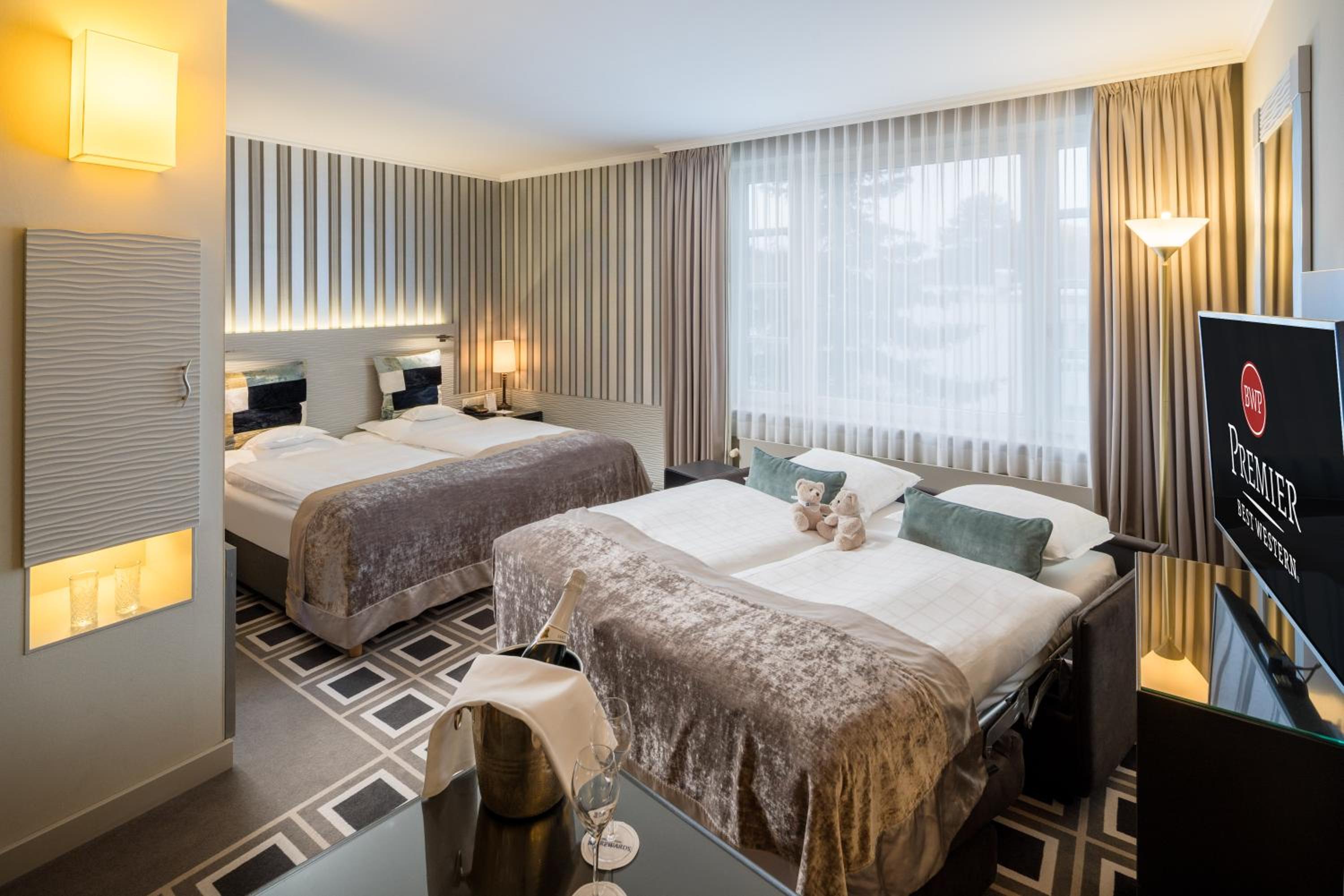 Deluxe Double Room - Photo 13