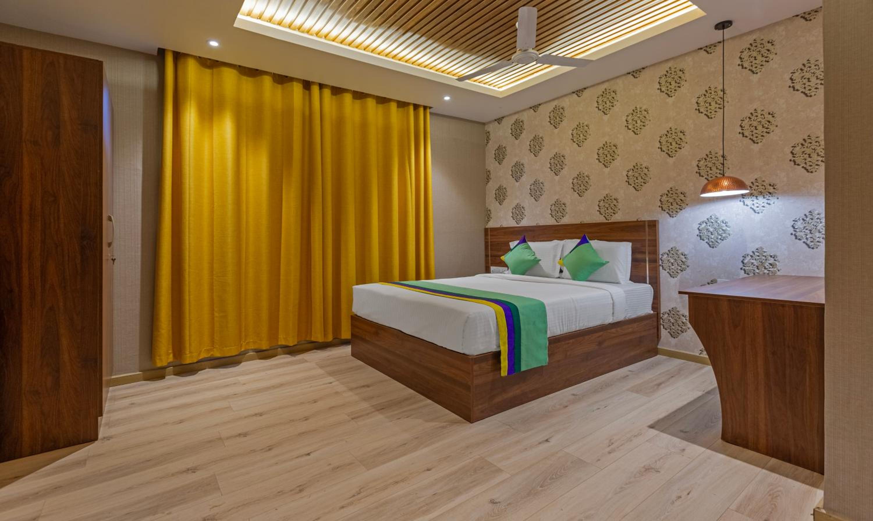 Deluxe Family Room