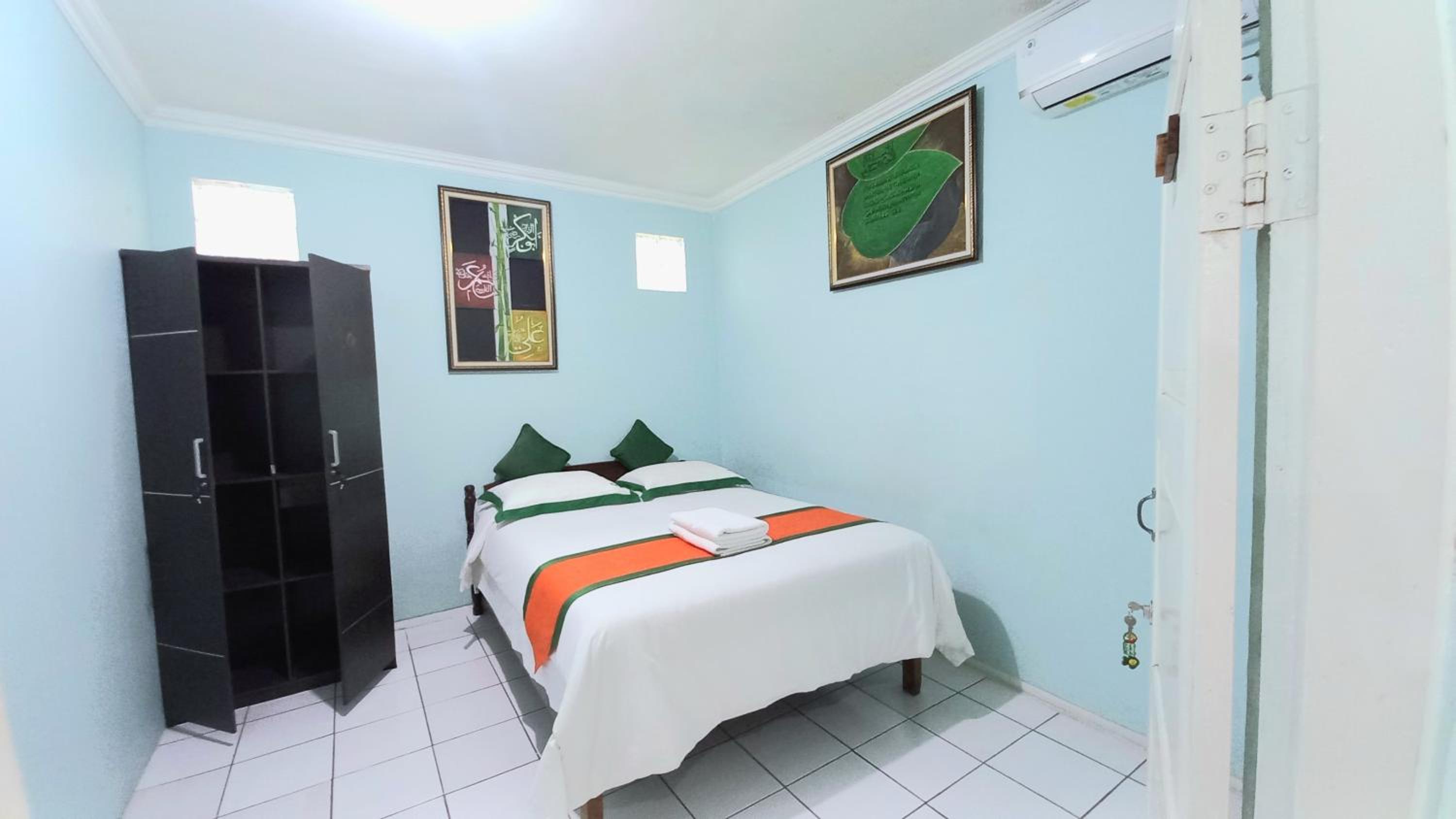 Two-Bedroom House photo 3