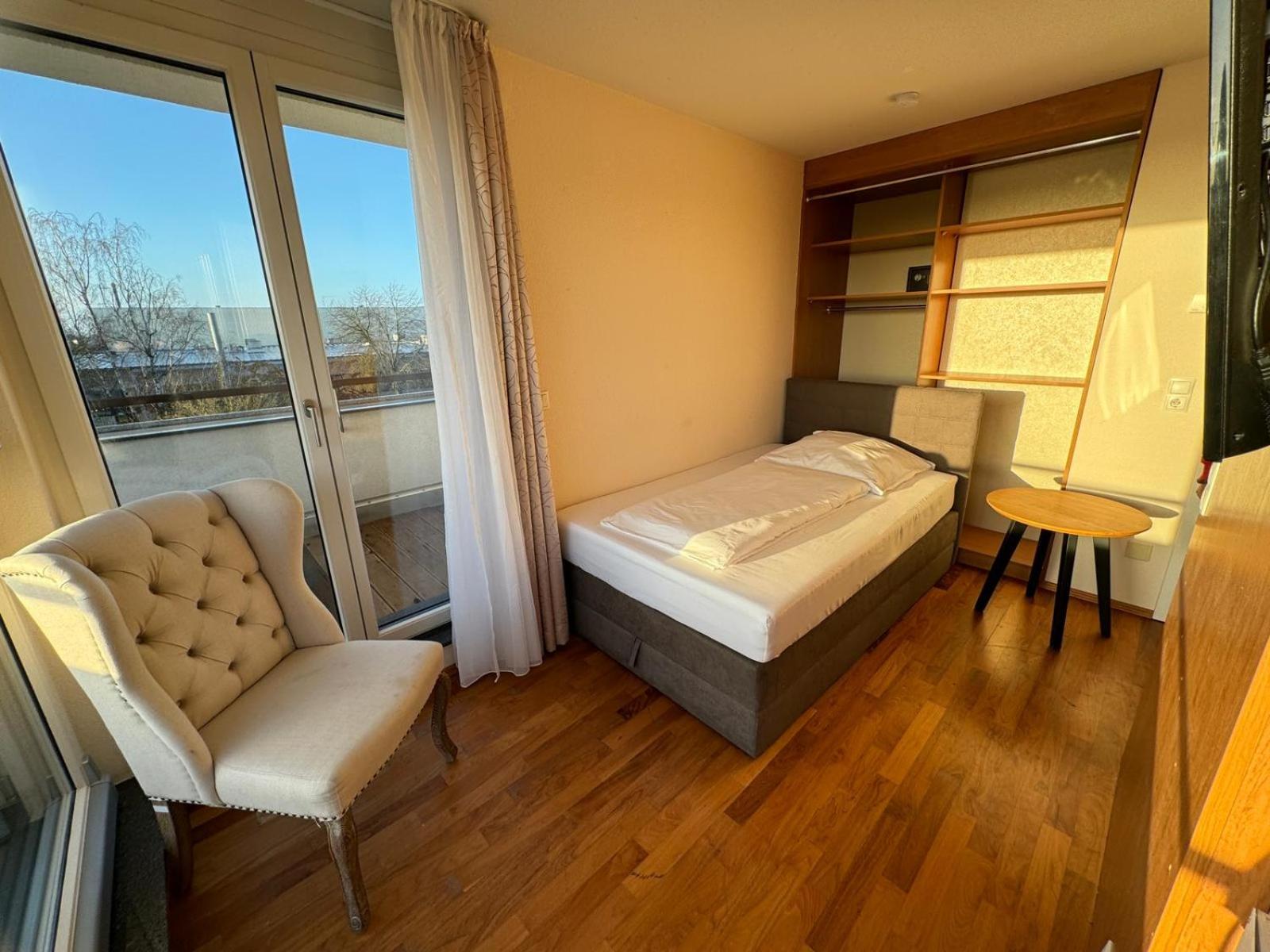 Single Room photo 2