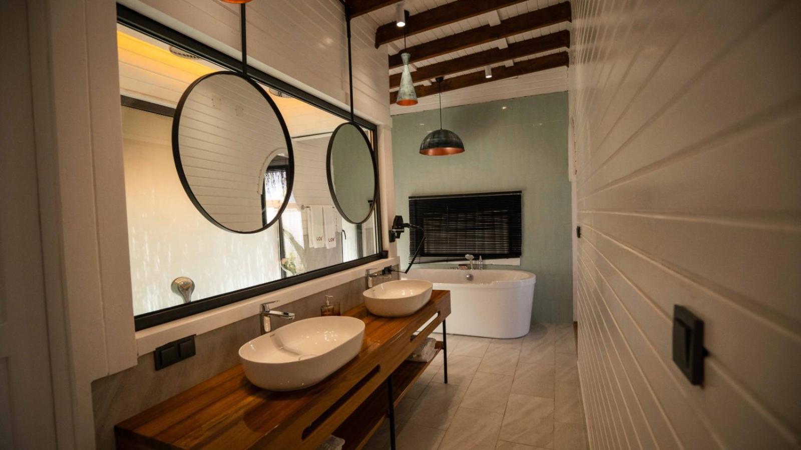 Villa with Private Pool - Photo 6