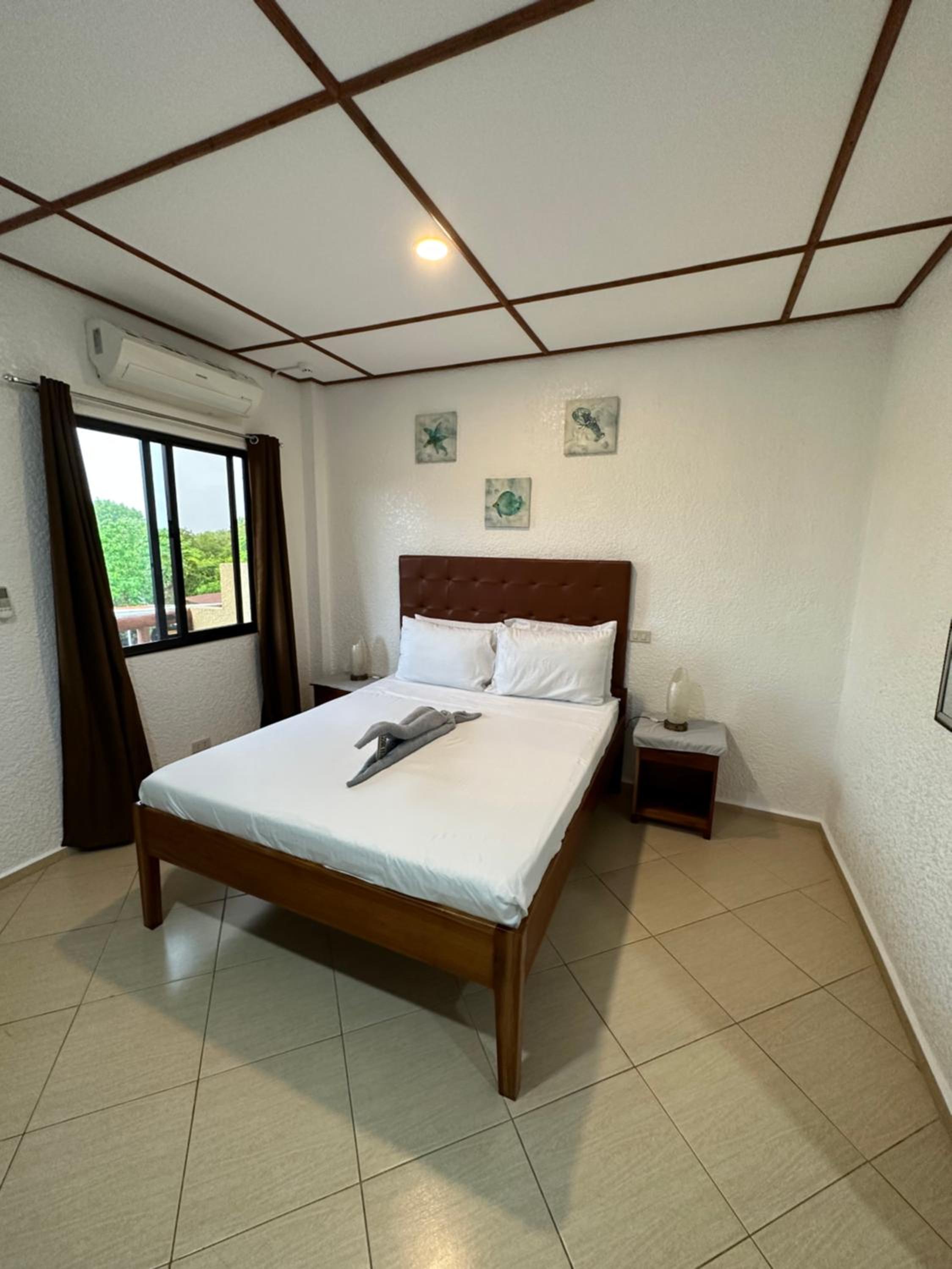 Standard Queen Room - Photo 14