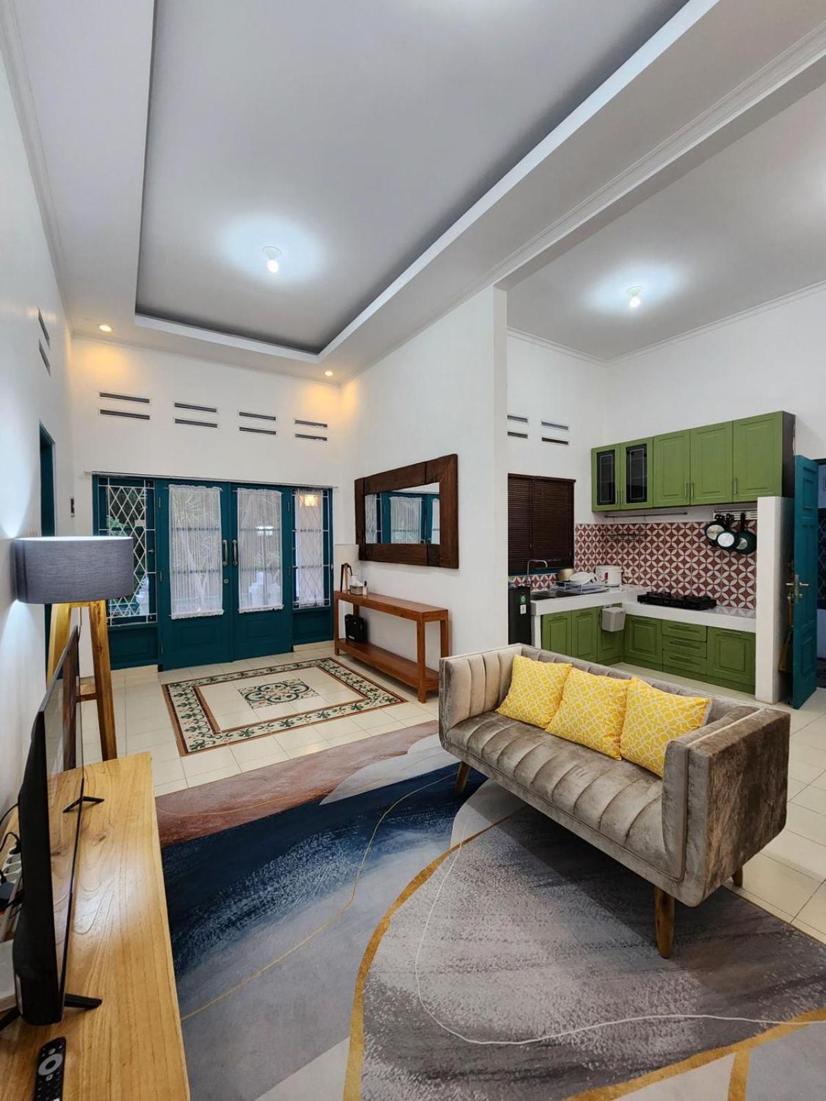 Villa photo 1