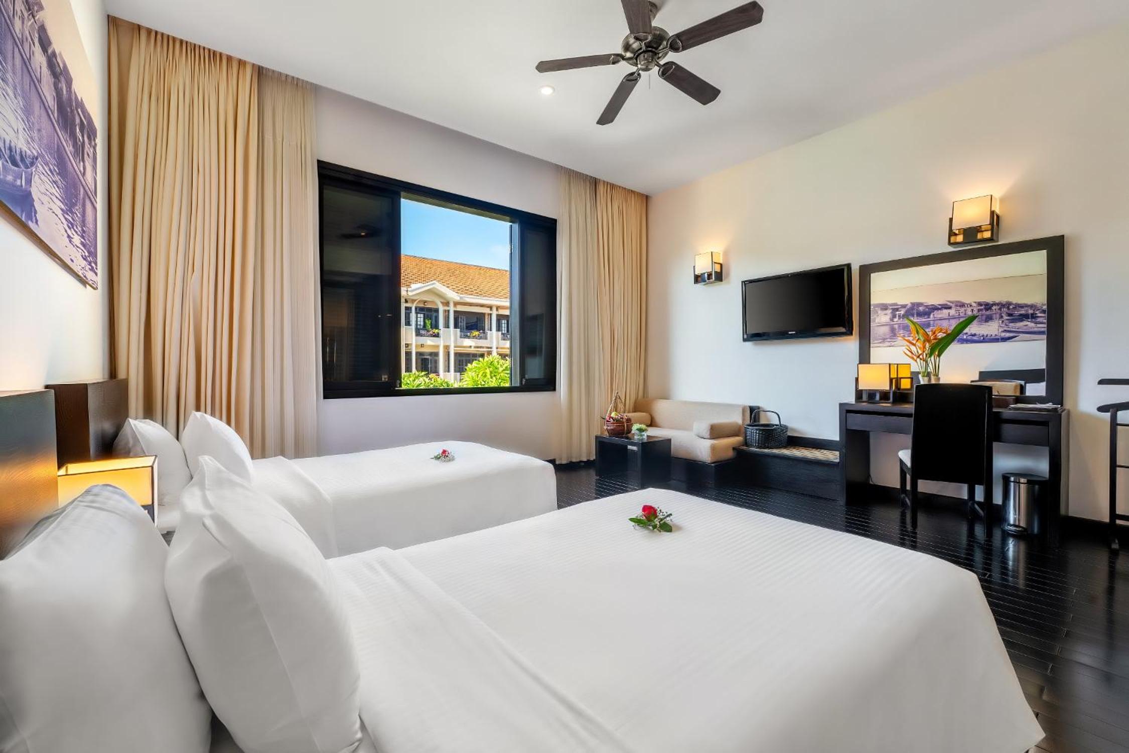 Premium with Pool/Garden/City View - Photo 5