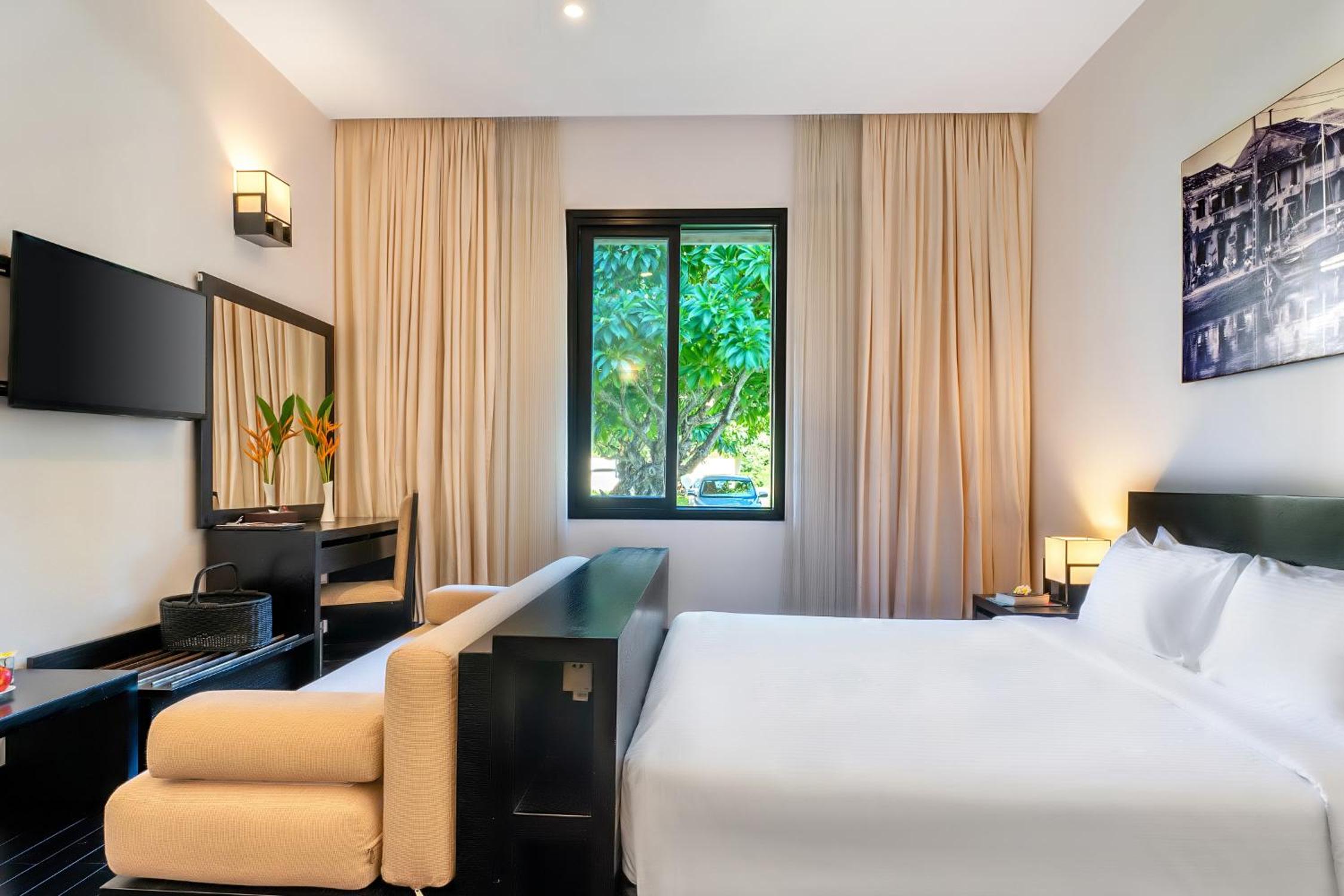 Premium with Pool/Garden/City View - Photo 9