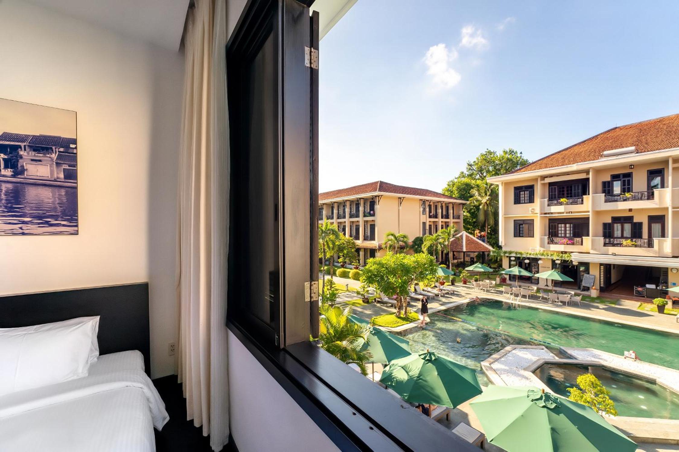 Premium with Pool/Garden/City View - Photo 12