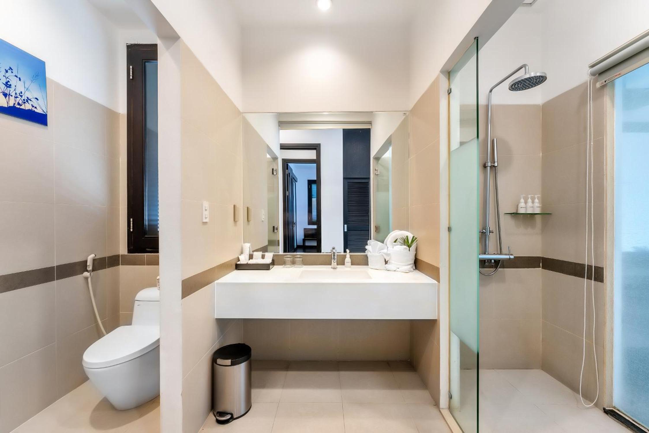 Premium with Pool/Garden/City View - Photo 7