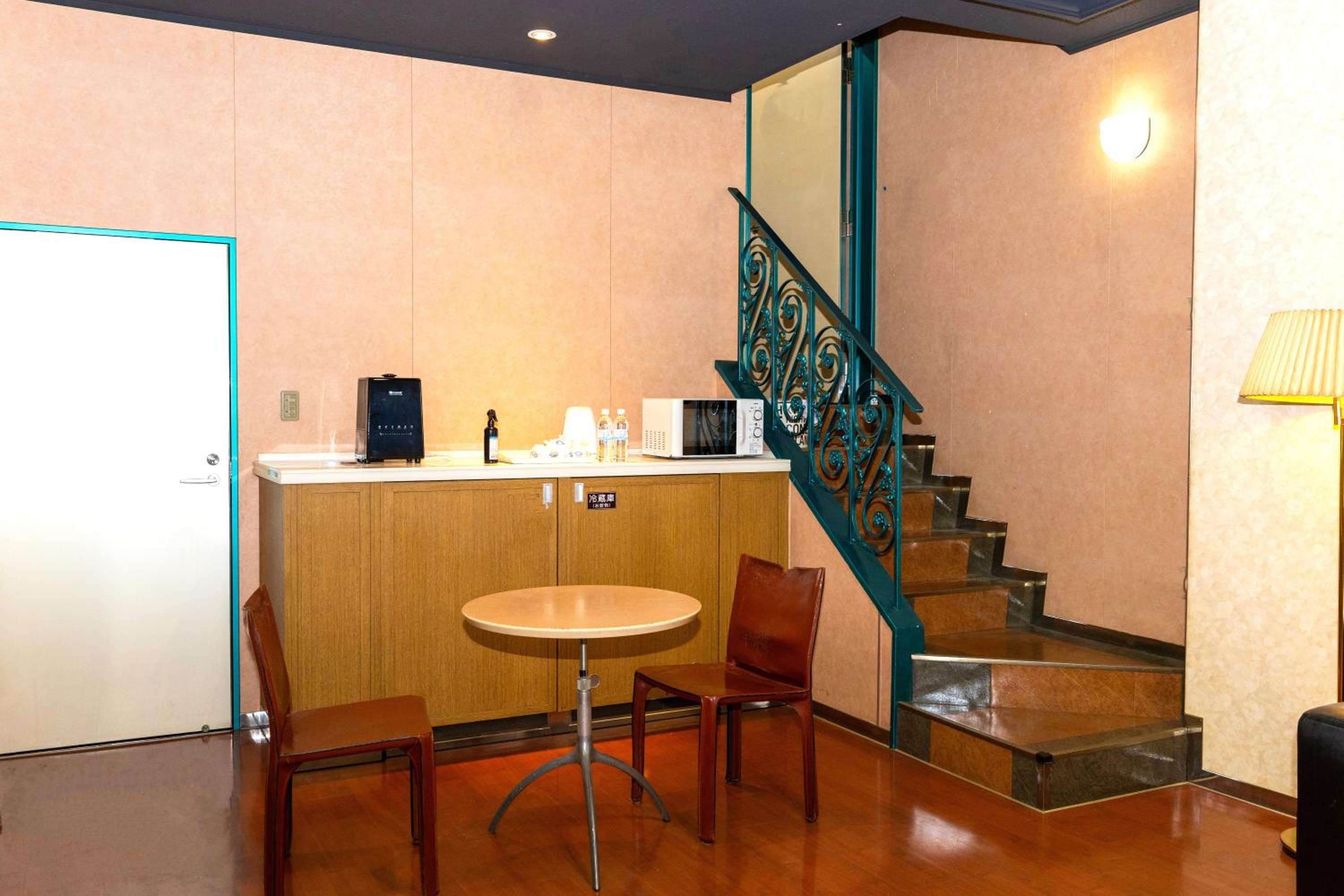 Double Room - Photo 7