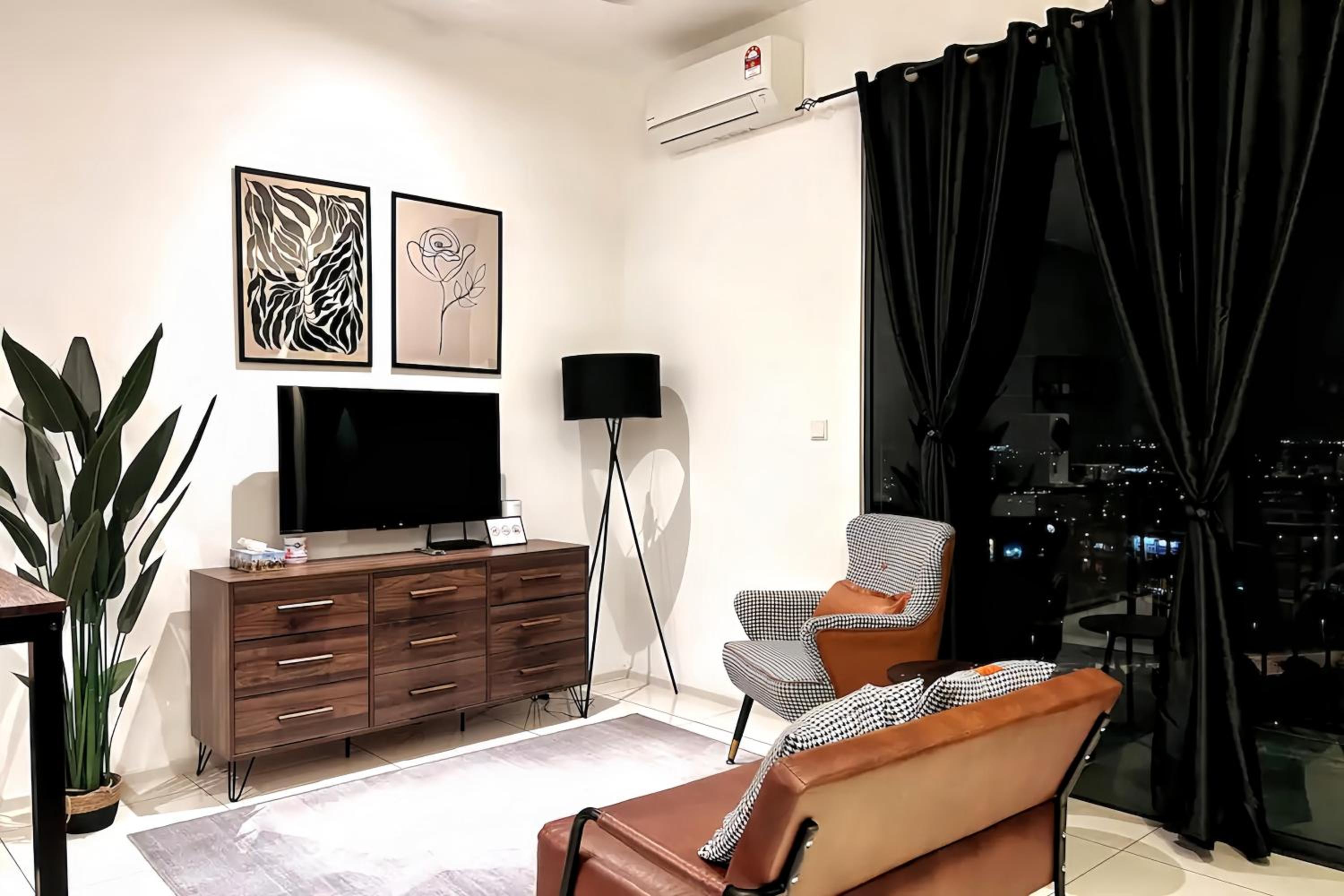 One-Bedroom Apartment - Photo 12
