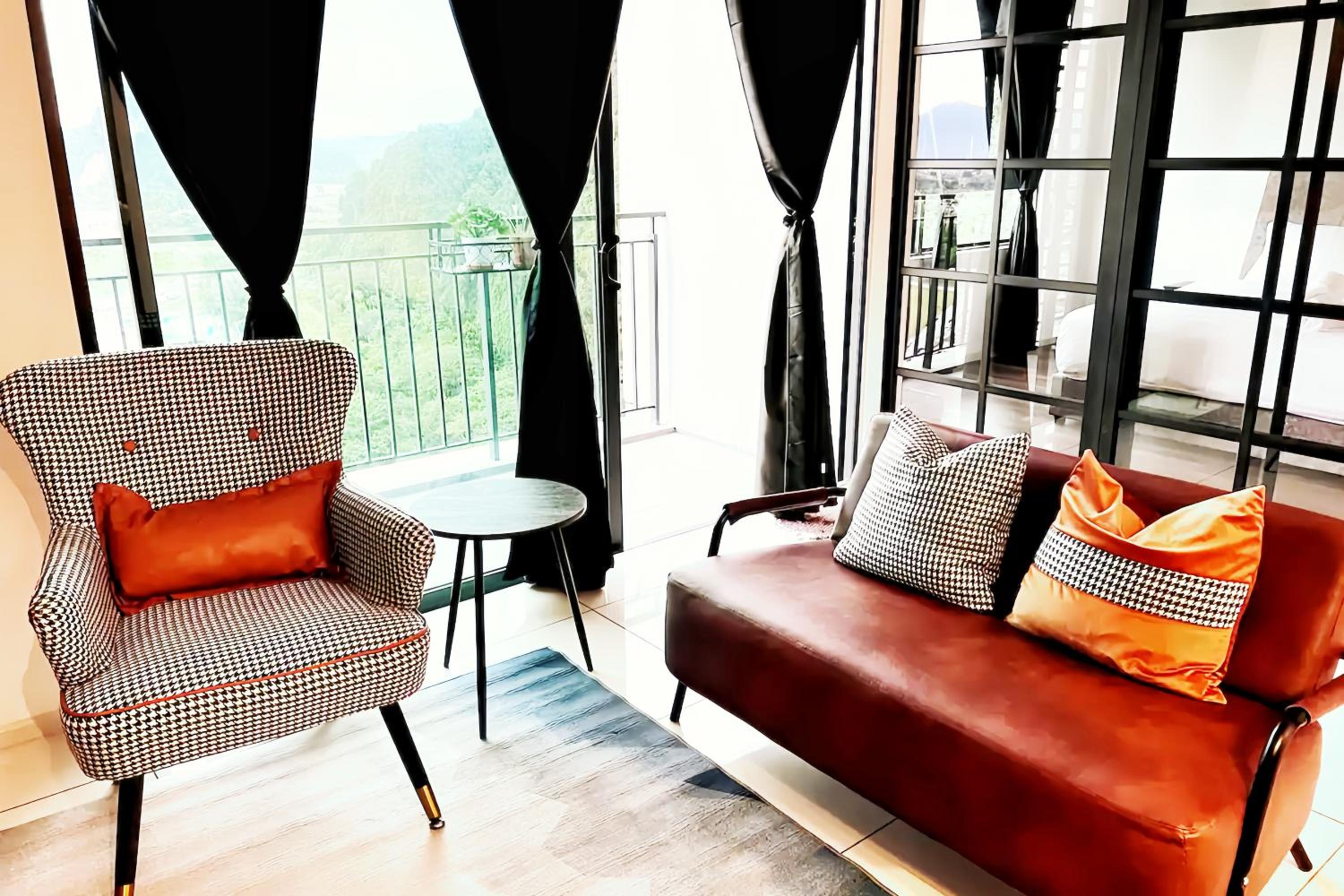 One-Bedroom Apartment - Photo 13