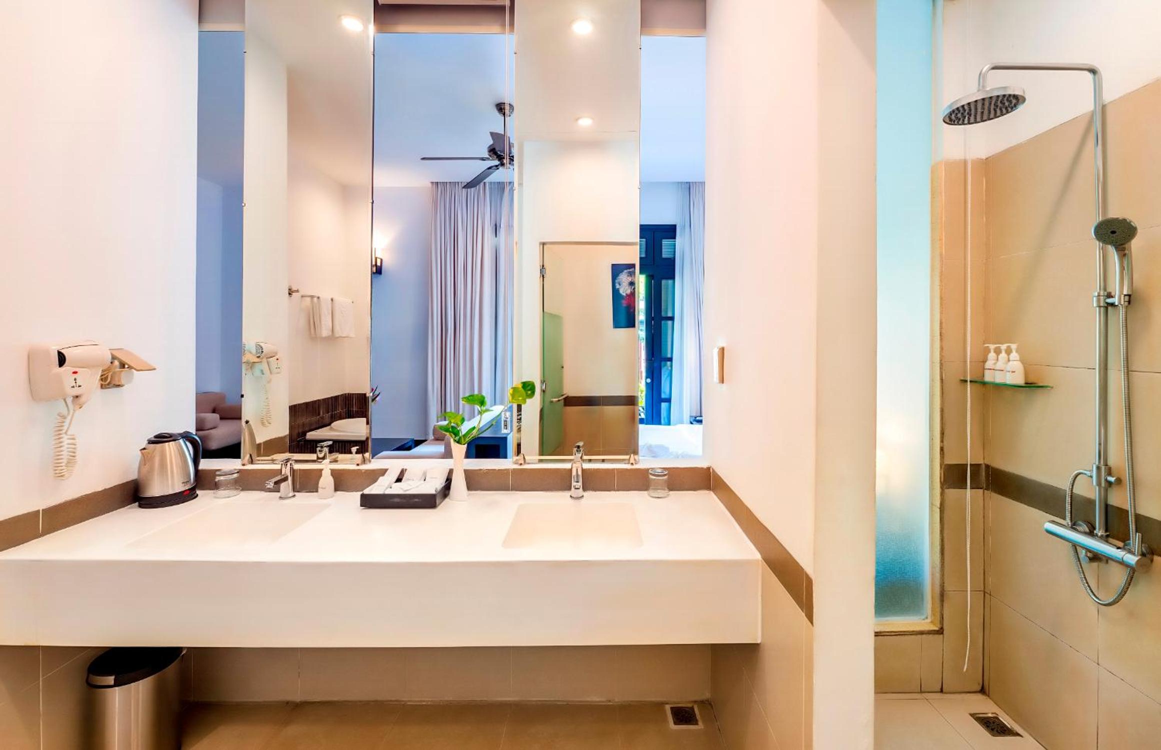 Junior Suite with Pool/Garden View - Photo 9