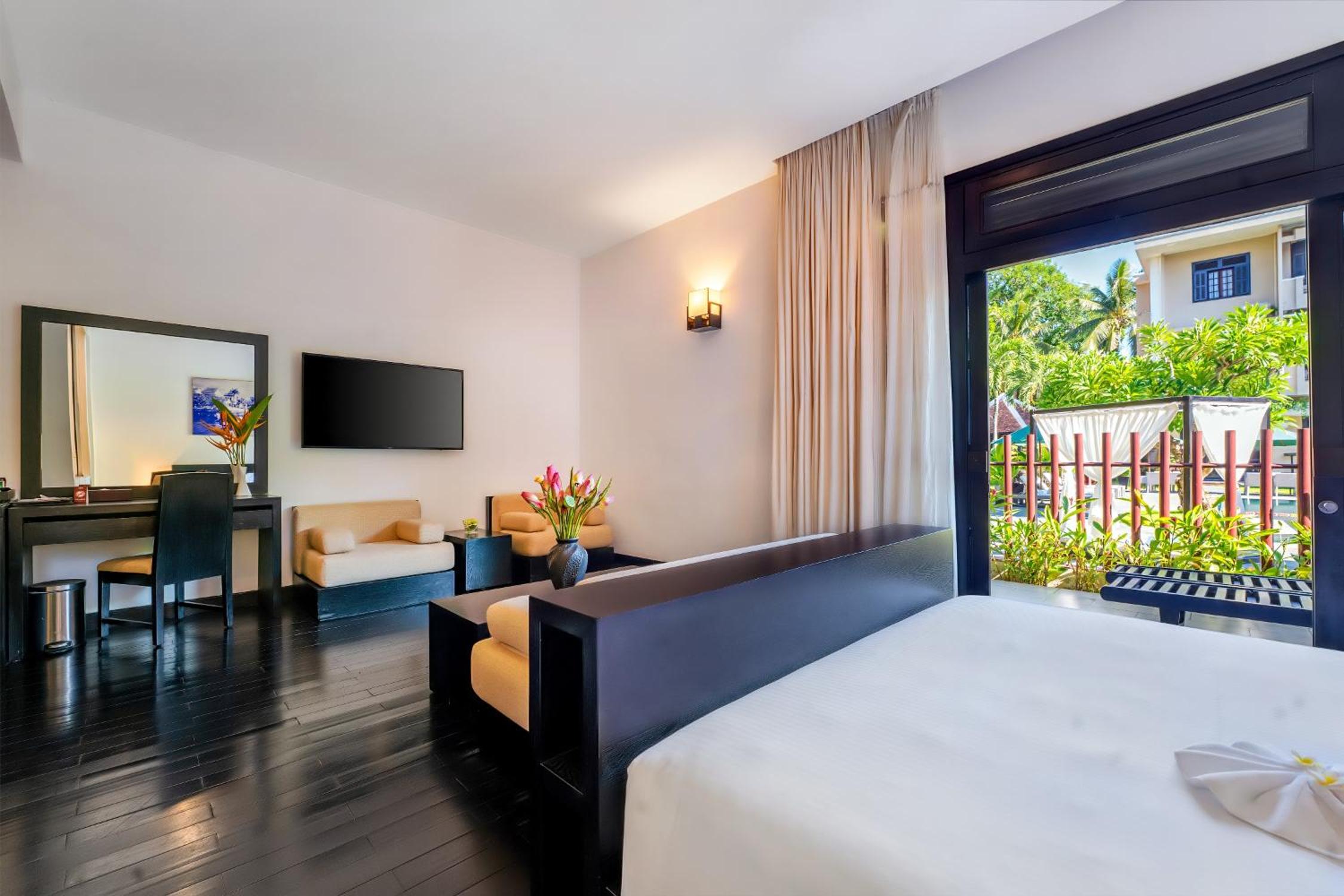 Junior Suite with Pool/Garden View - Photo 1