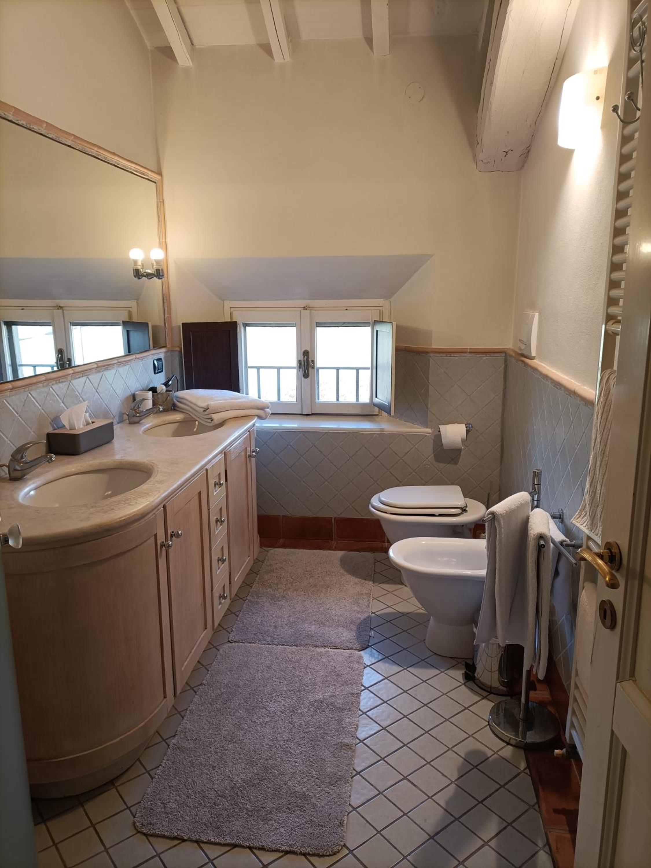 Double or Twin Room with Private Bathroom photo 3
