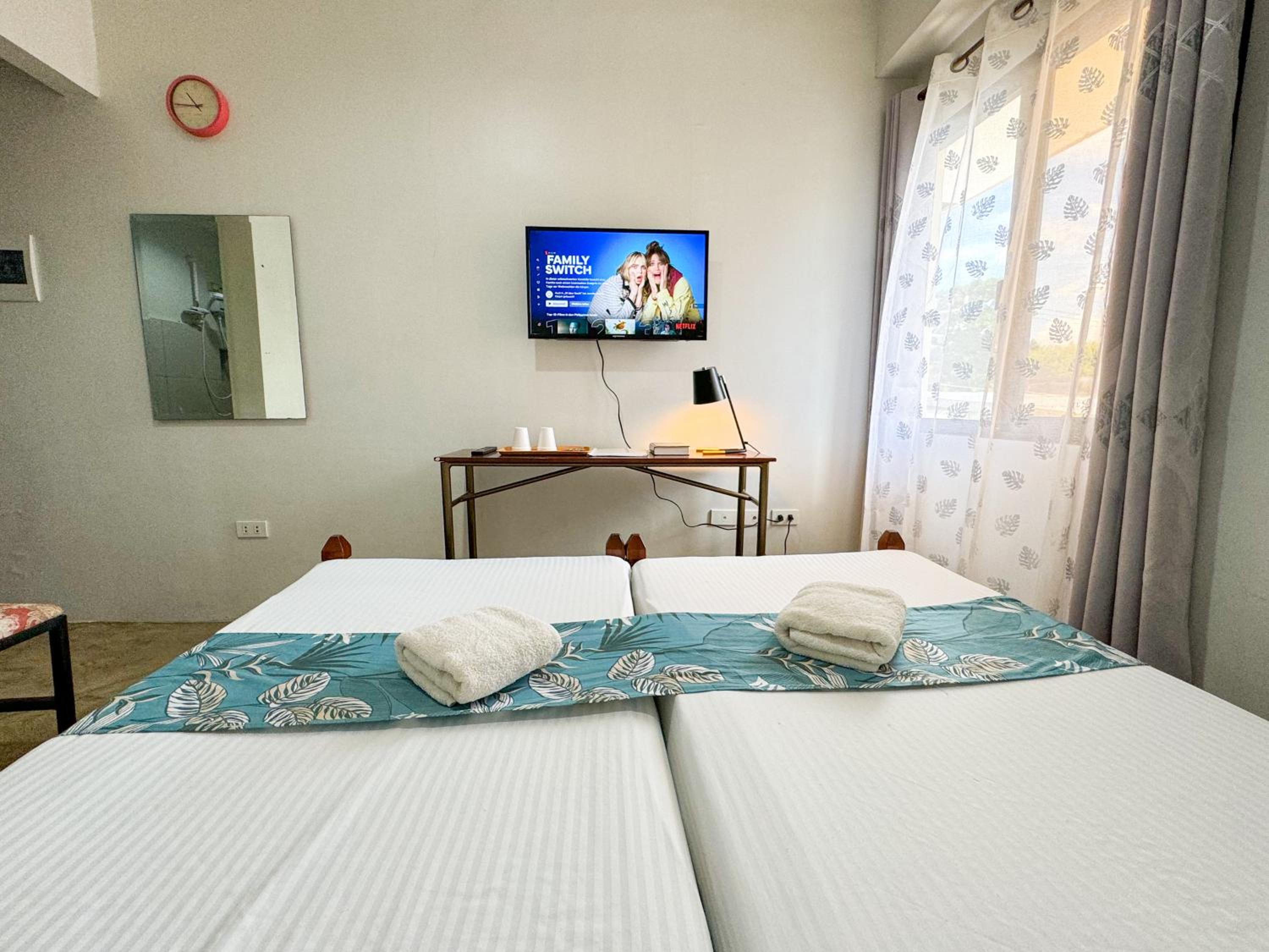 Deluxe Twin Room - Photo 6