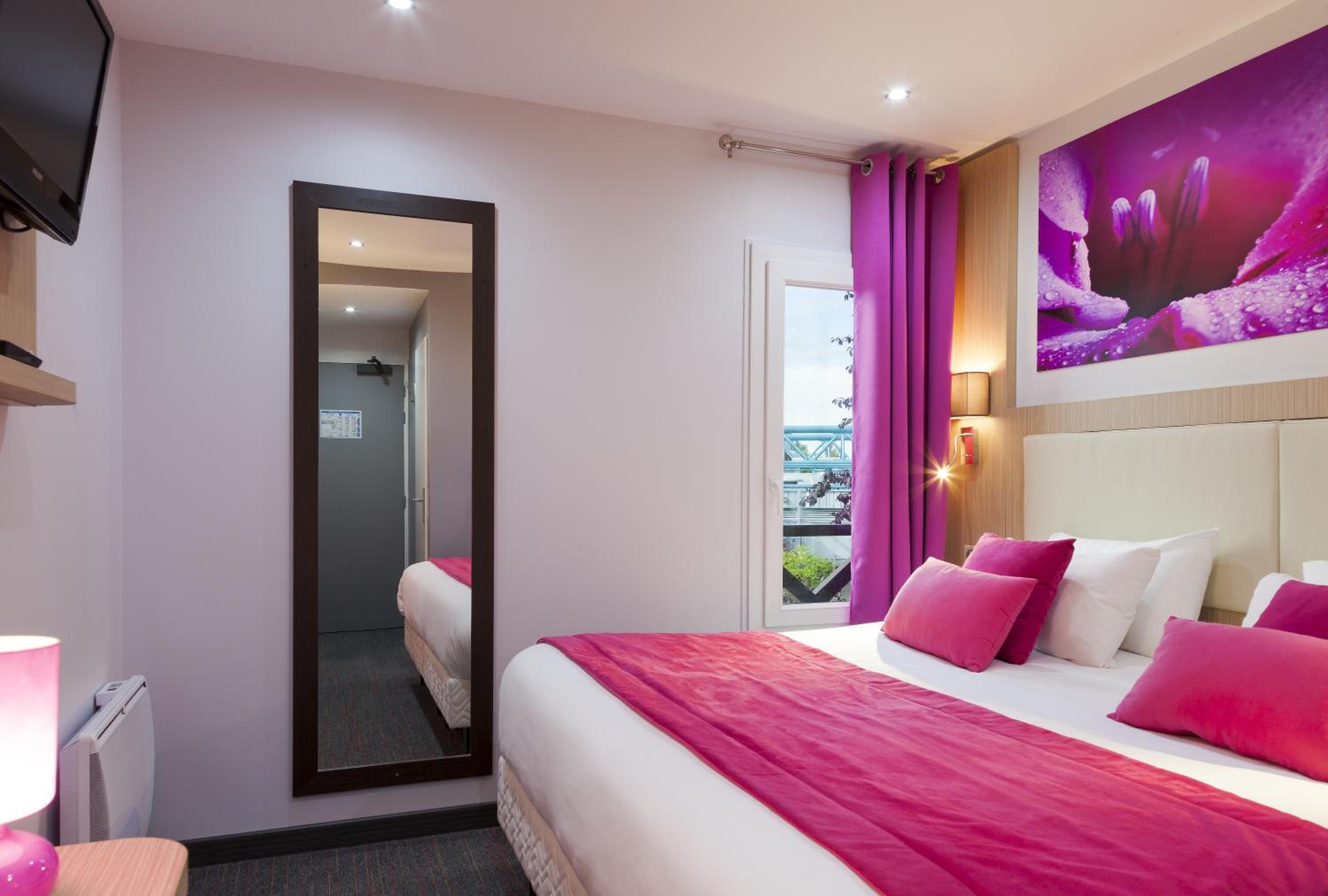 Double Room - Photo 7