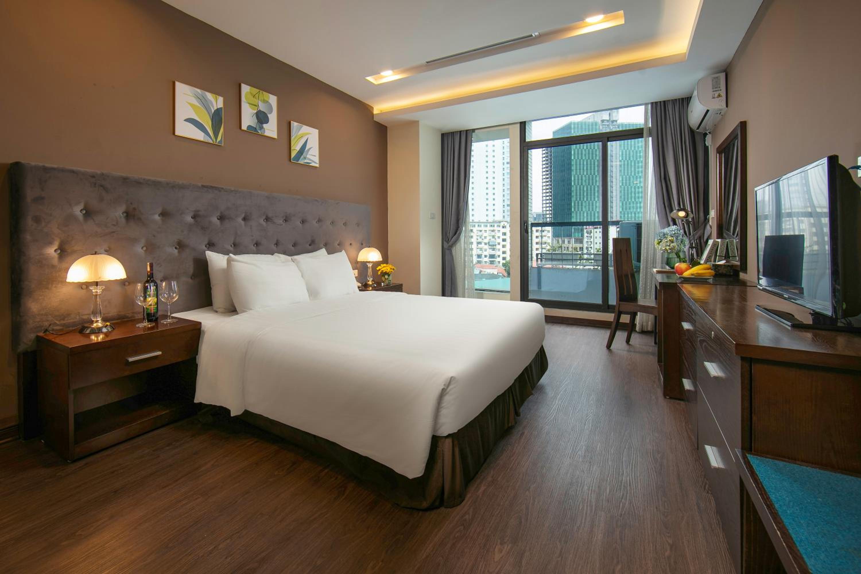 Deluxe Double or Twin Room with City View