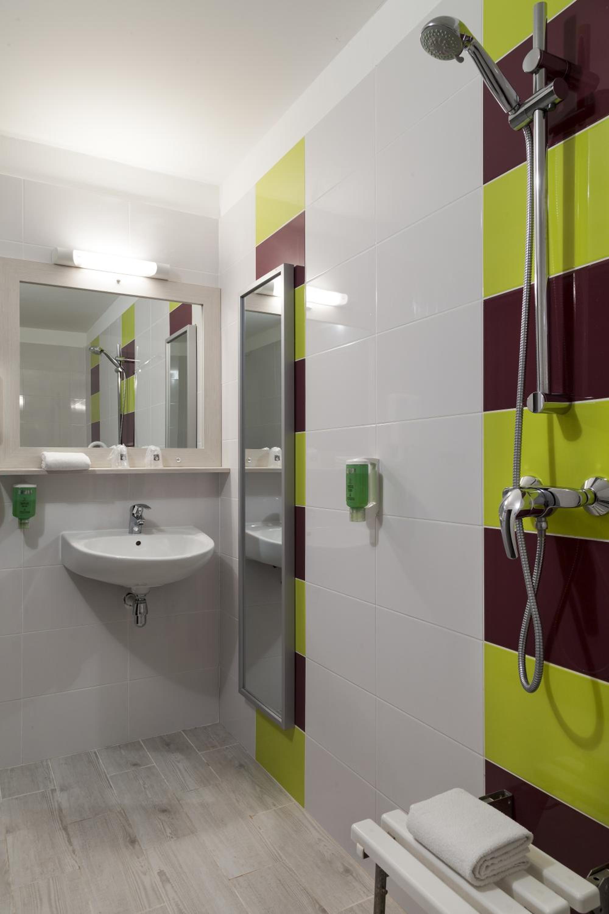 Double Room - Photo 4