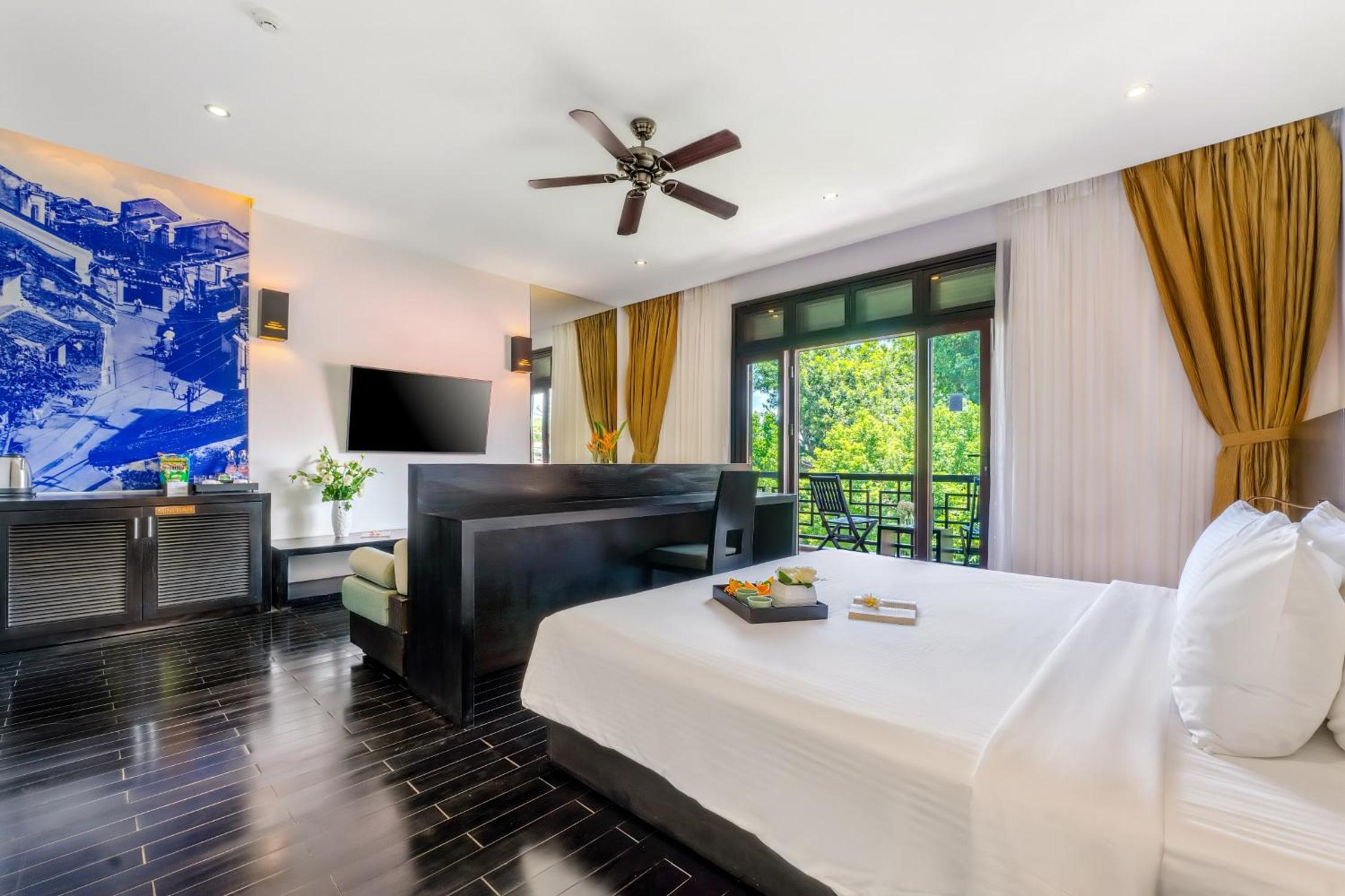 Suite with Balcony Garden/Pool View - Photo 2