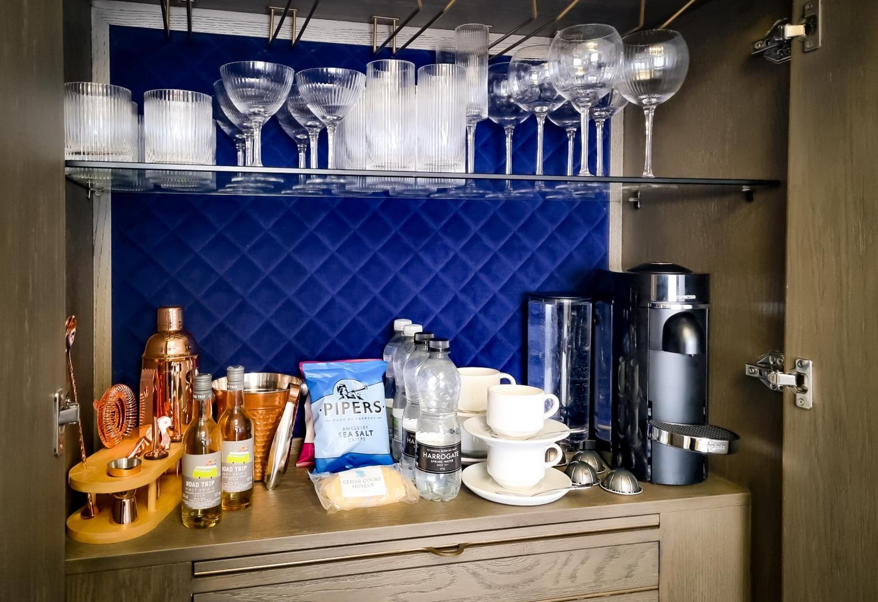 Suite - Photo 5