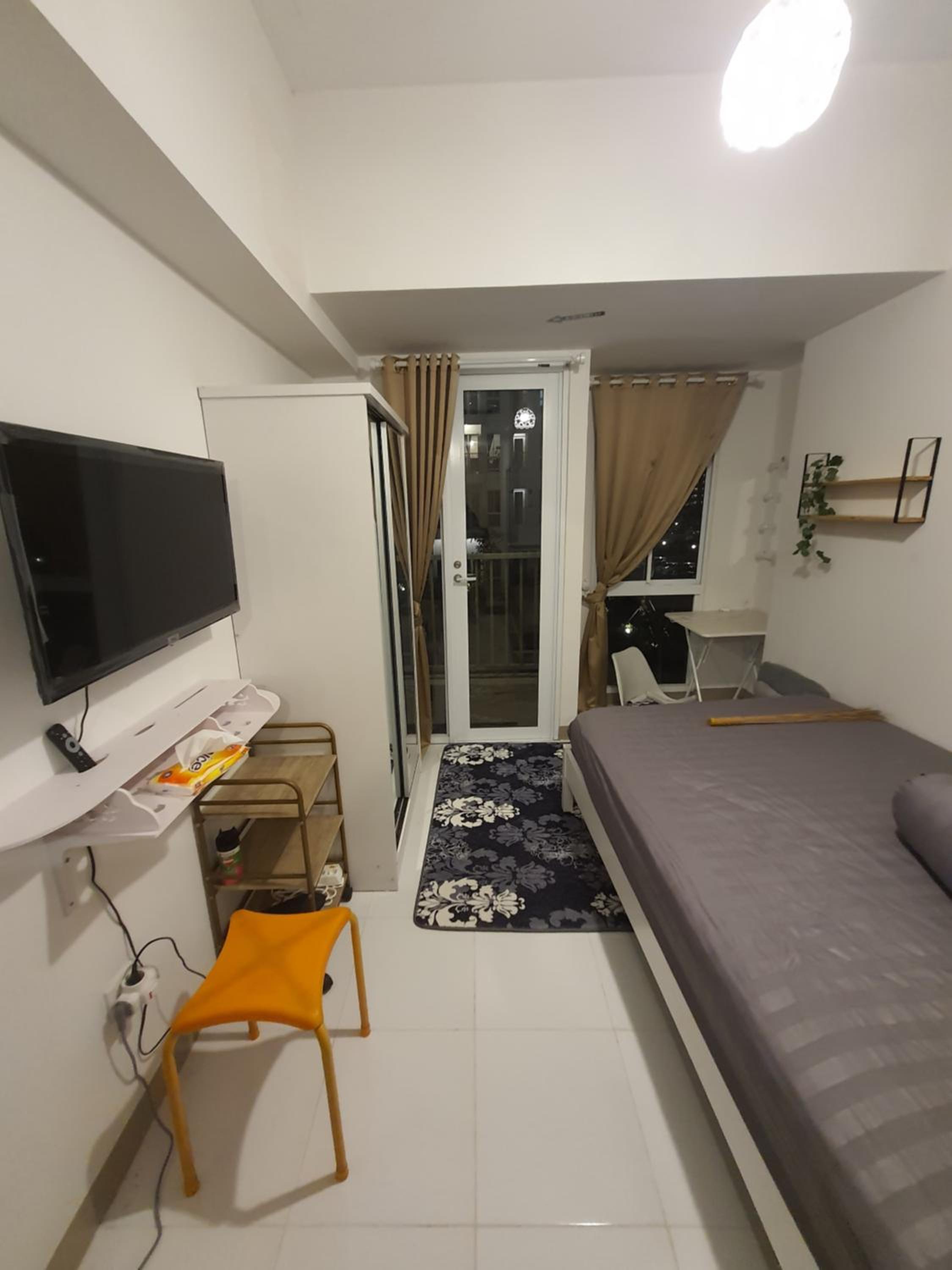 Studio With Balcony