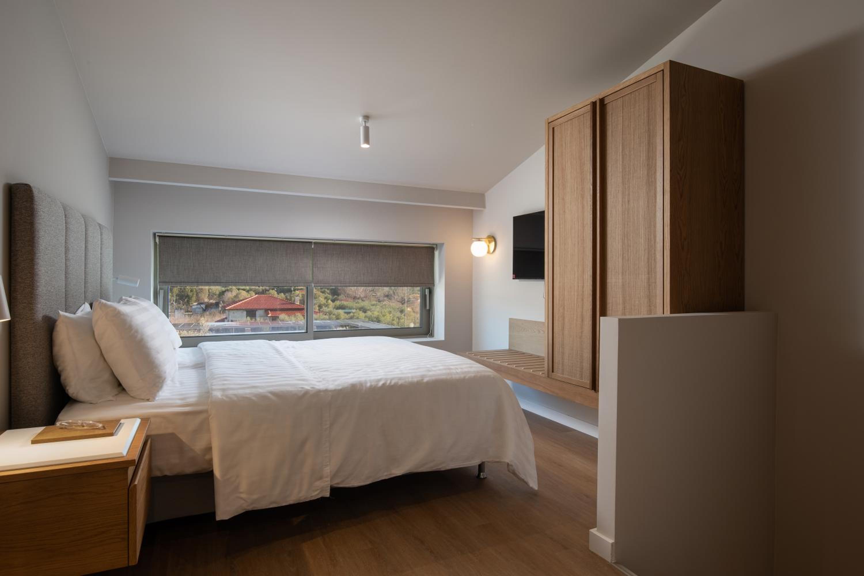 Suite with Pool View photo 2