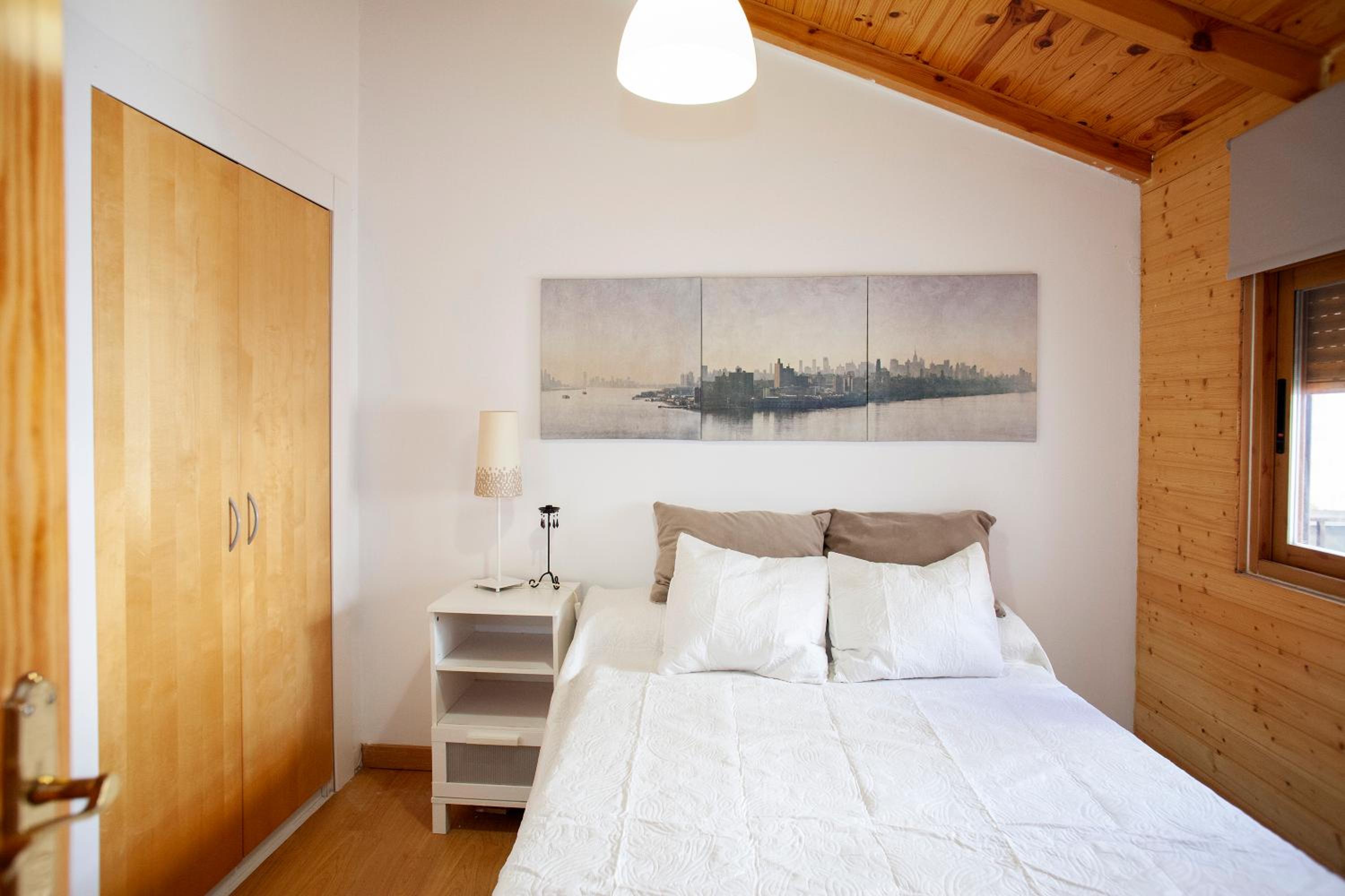 Three-Bedroom Apartment - High Floor photo 3