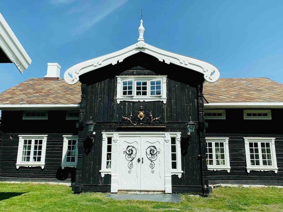 Three-Bedroom House photo 1