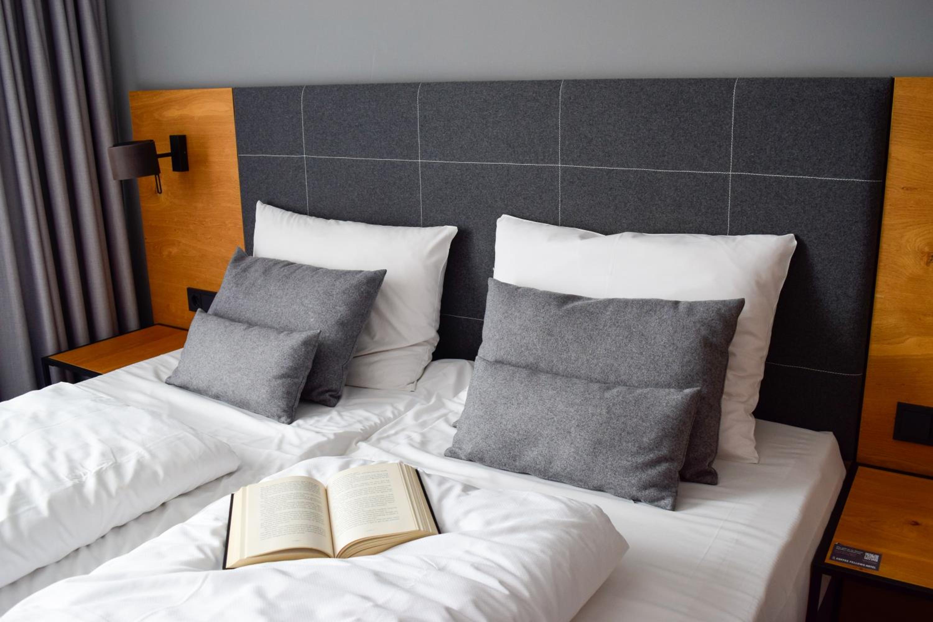 Standard Twin Room - Photo 1