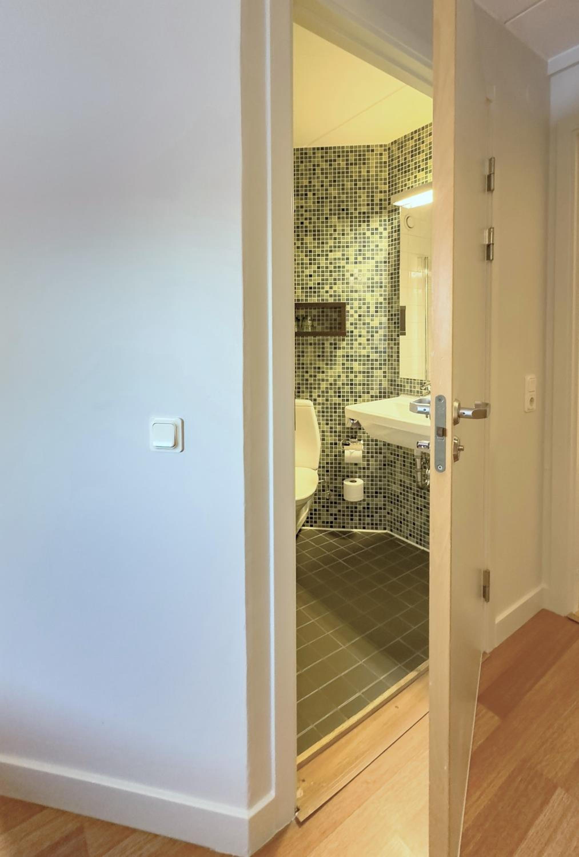 Standard Twin Room - Photo 10