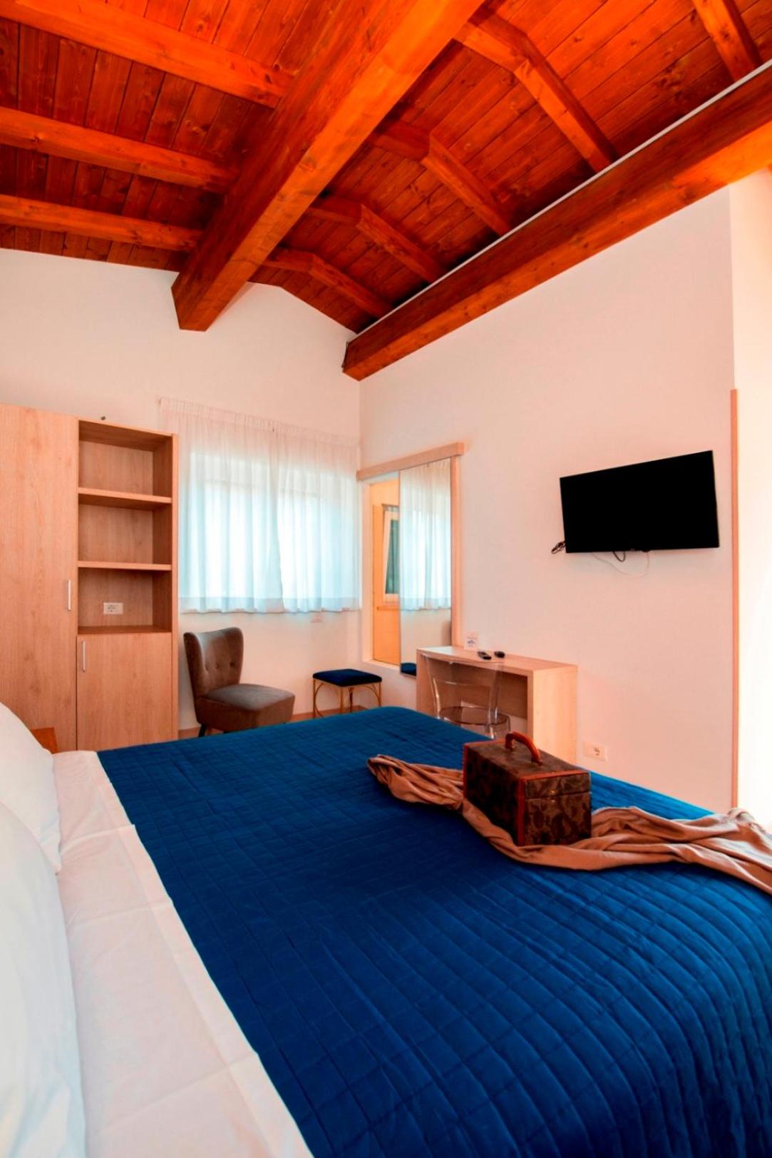 Deluxe Double Room photo 2