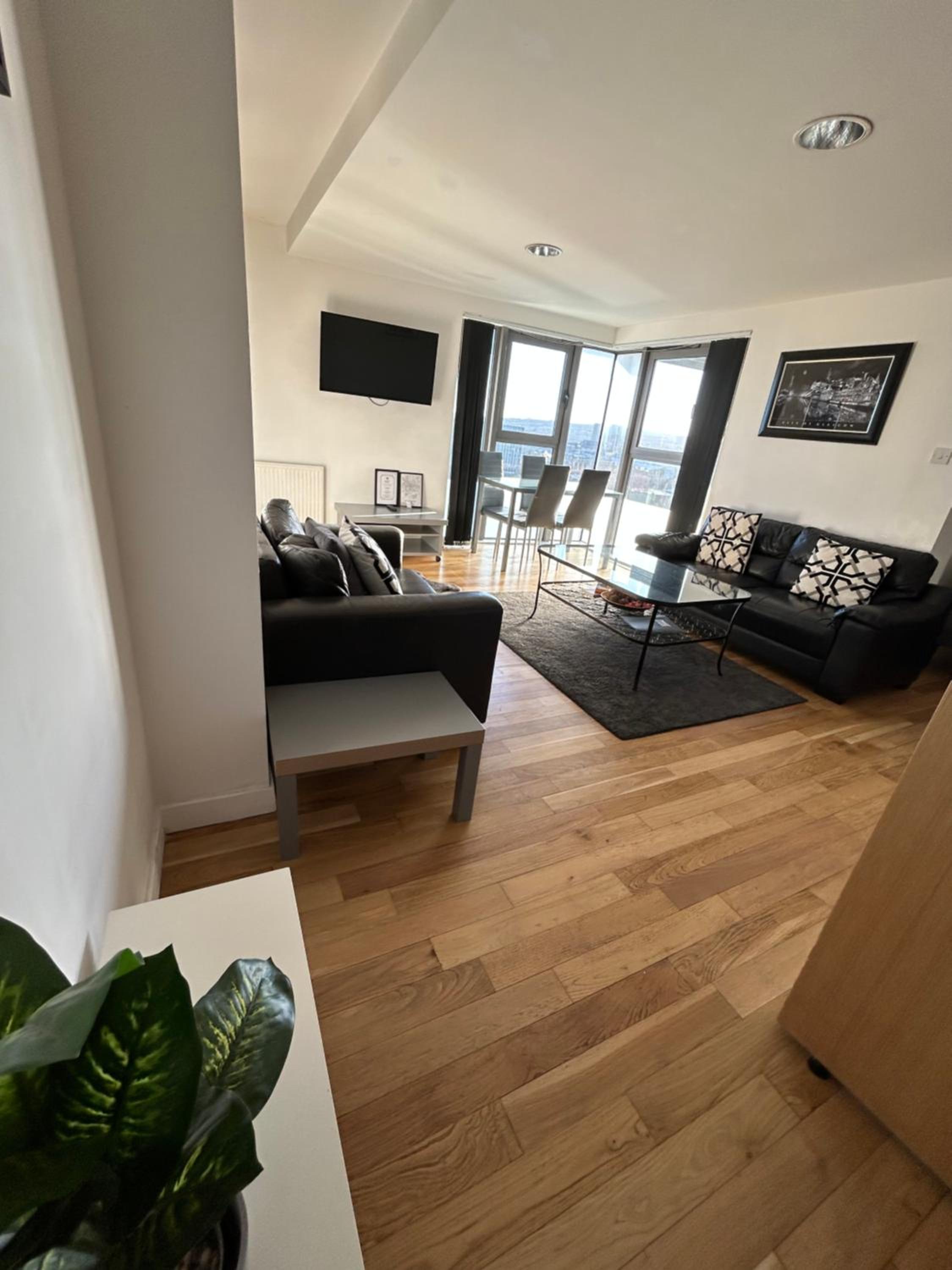 Penthouse Apartment - Photo 3