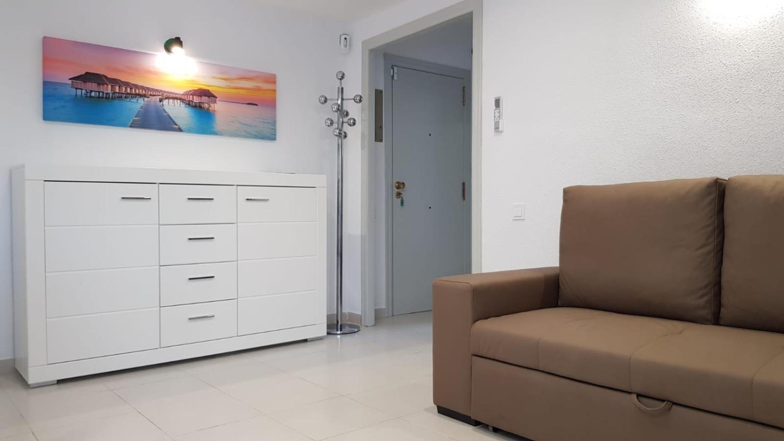 One-Bedroom Apartment photo 2