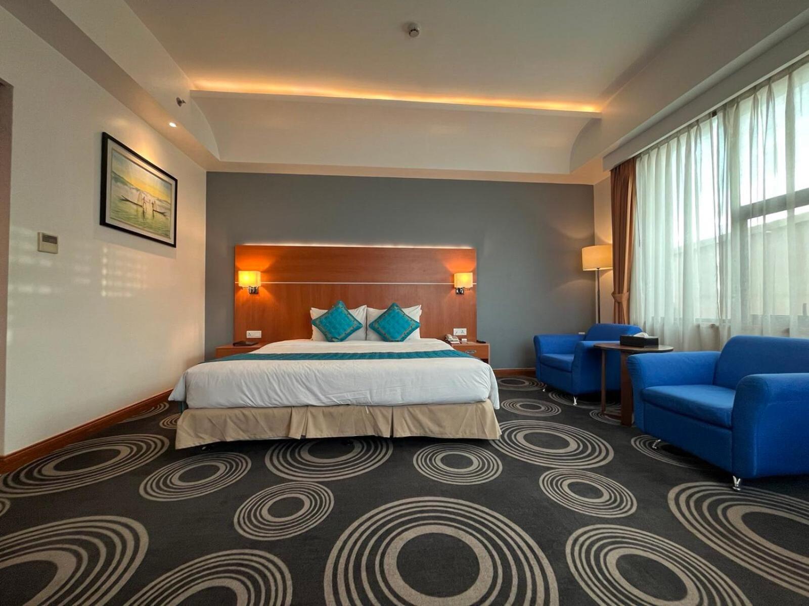 Deluxe King Room