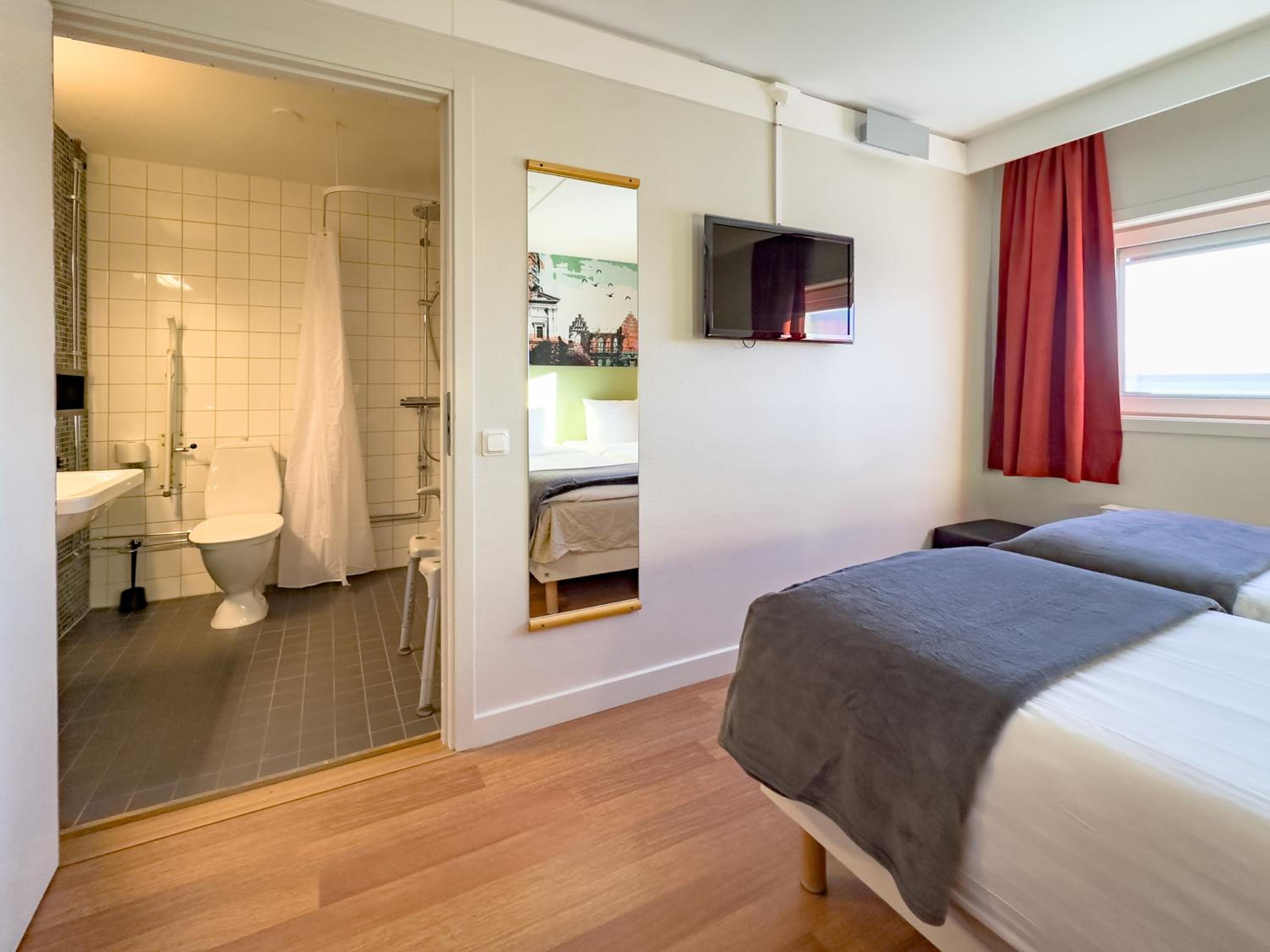 Standard Twin Room - Photo 3