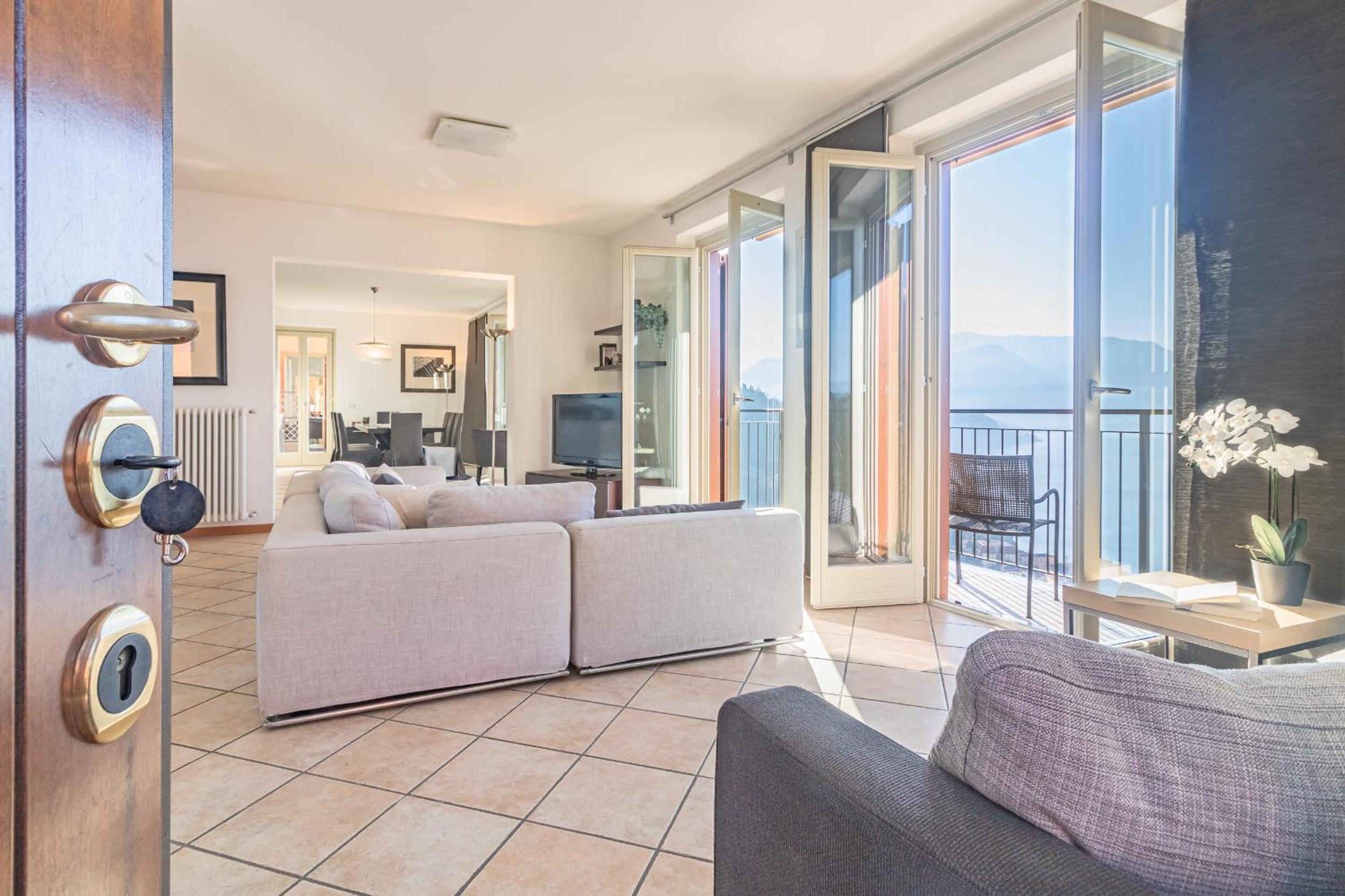Apartment with Lake View photo 1