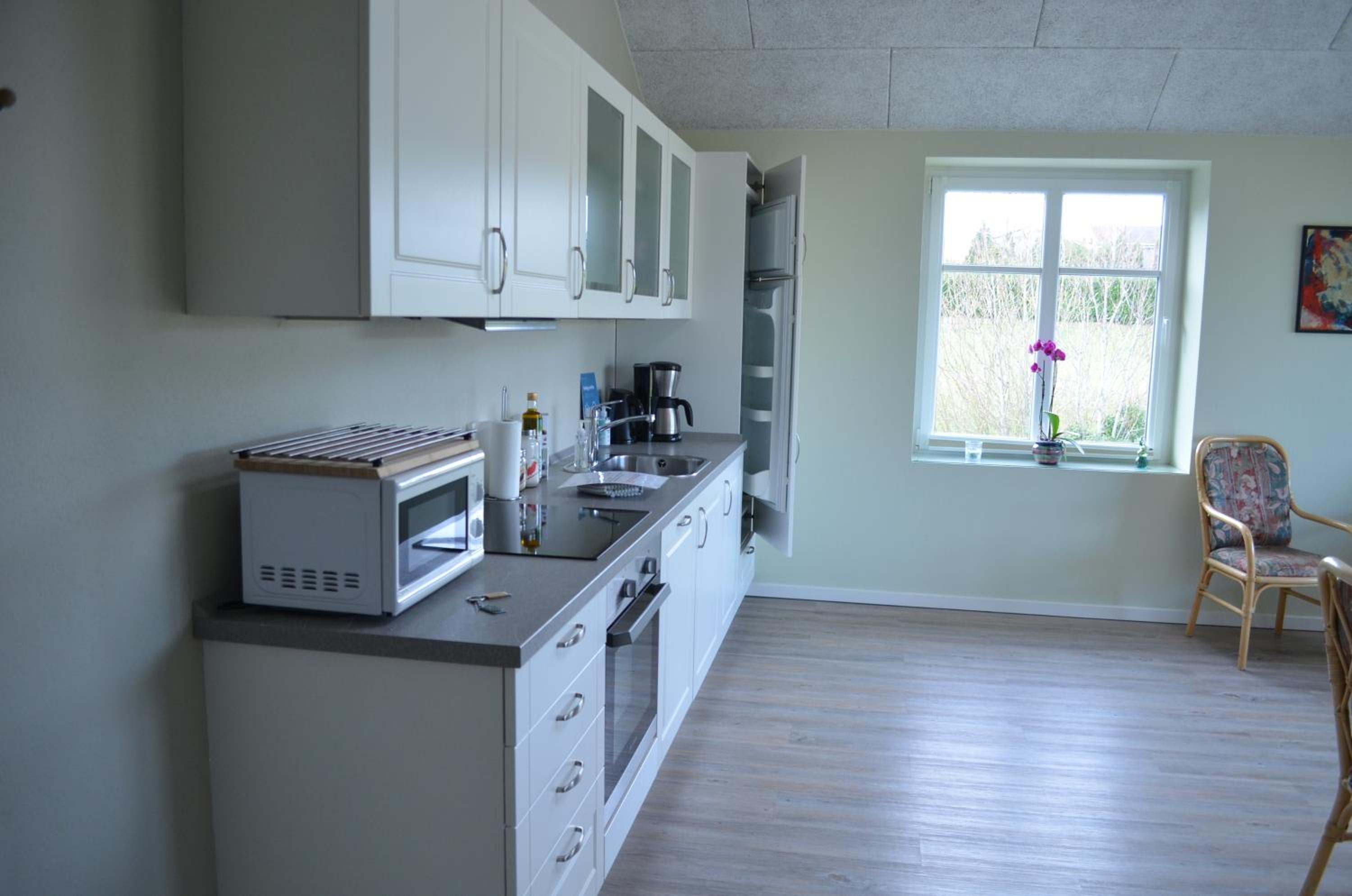 Studio Apartment - Photo 17